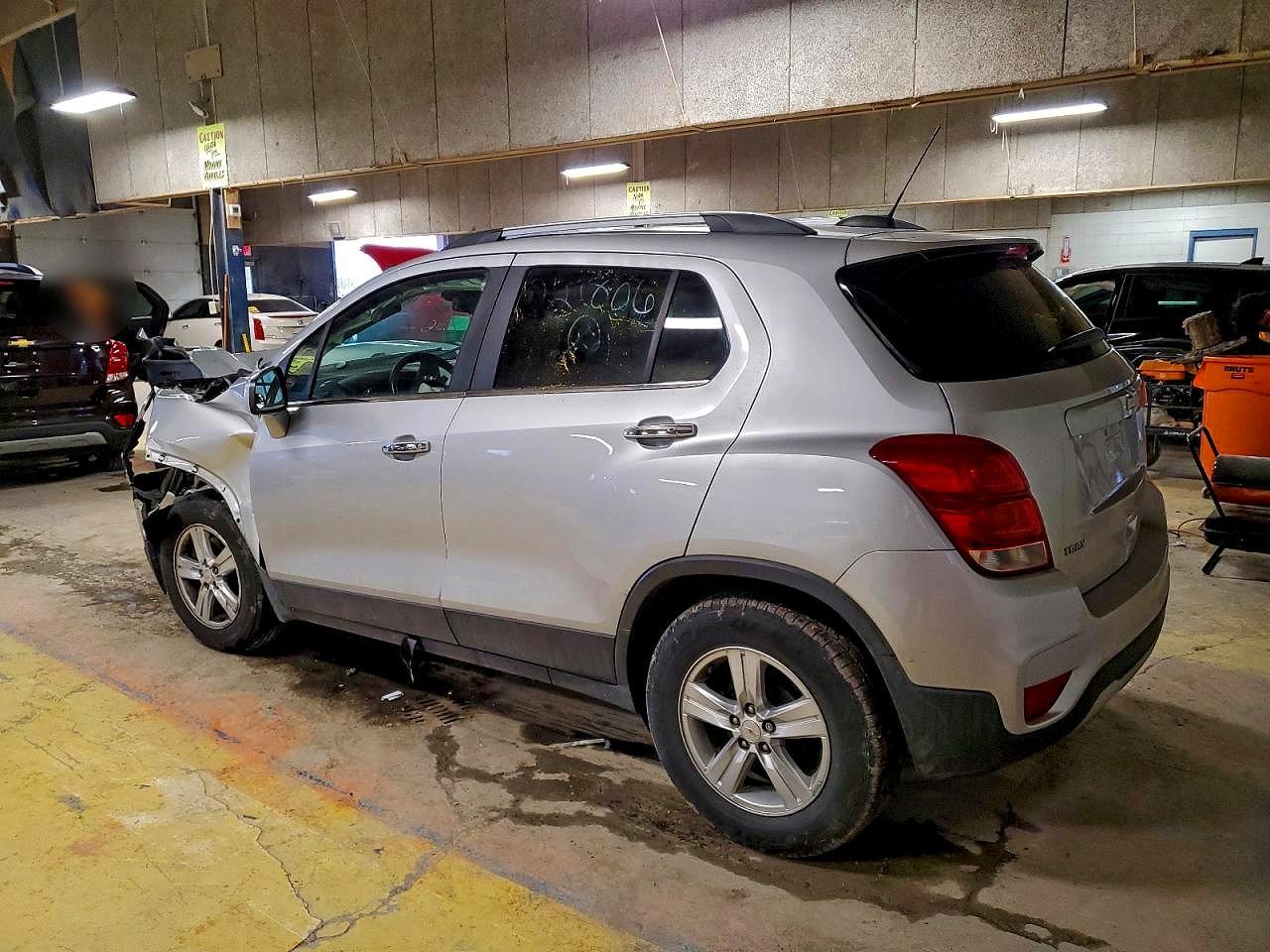 2017 CHEVROLET TRAX 1LT photo 3