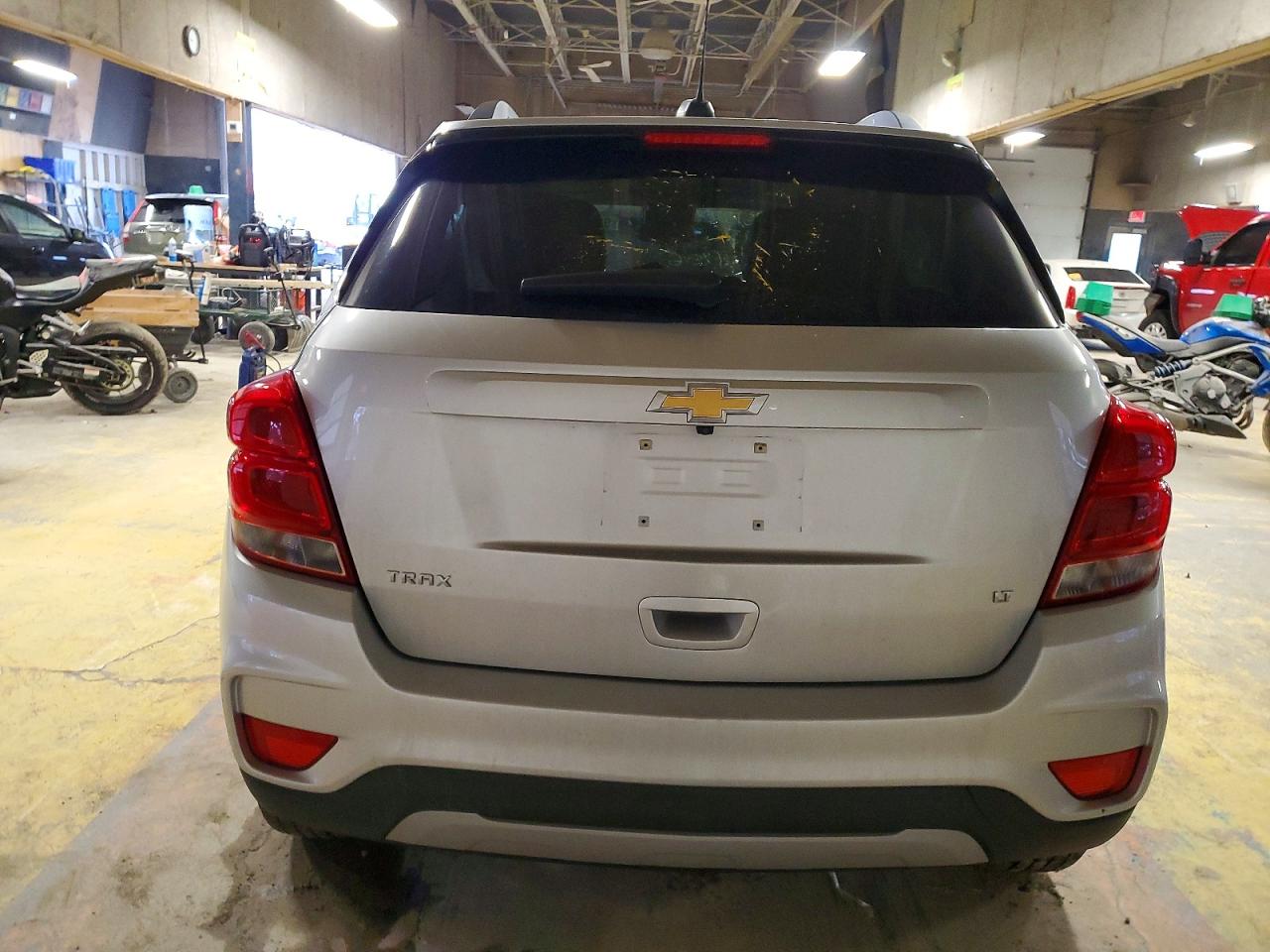 2017 CHEVROLET TRAX 1LT photo 11