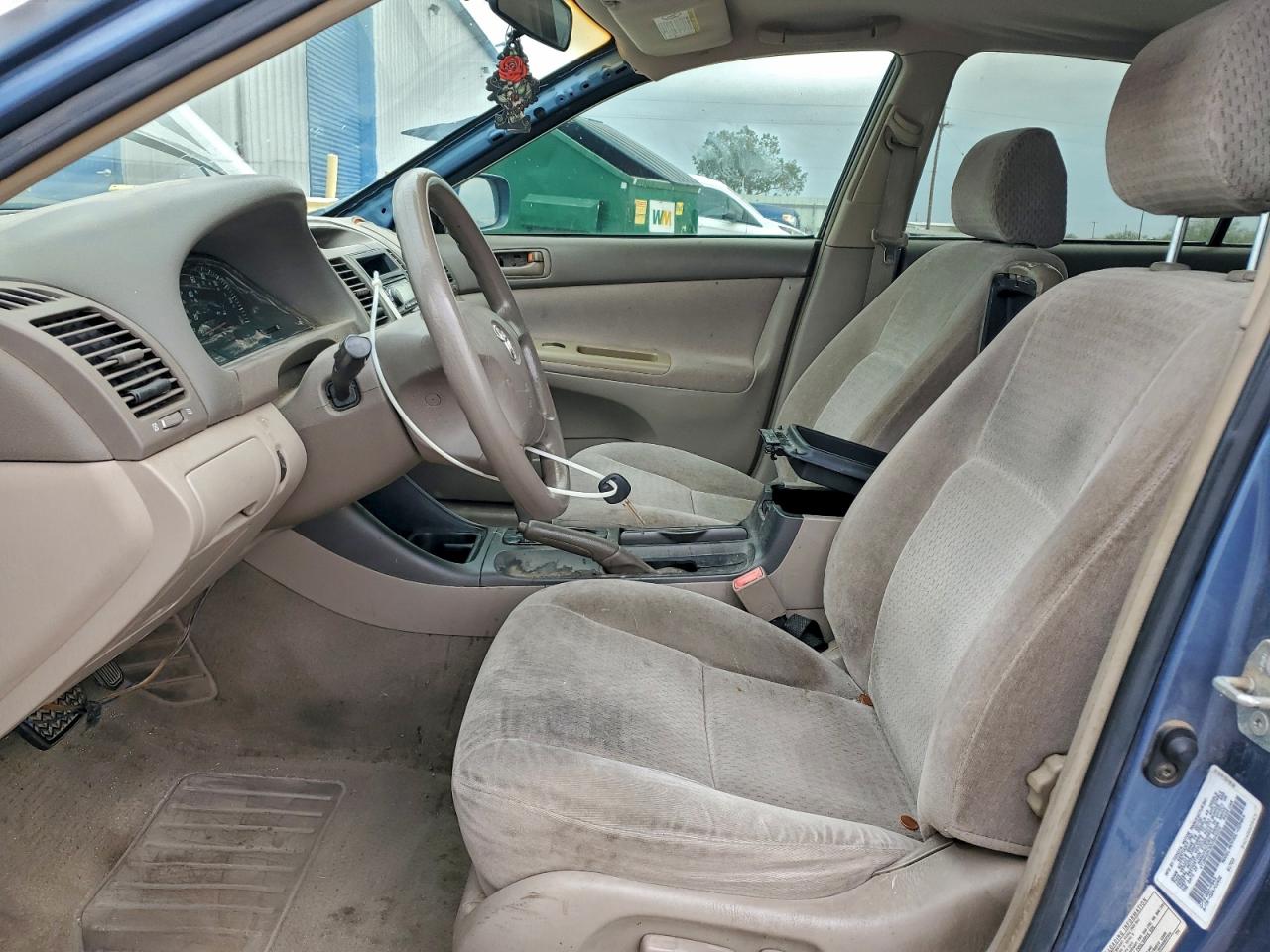 2002 TOYOTA CAMRY LE photo 7
