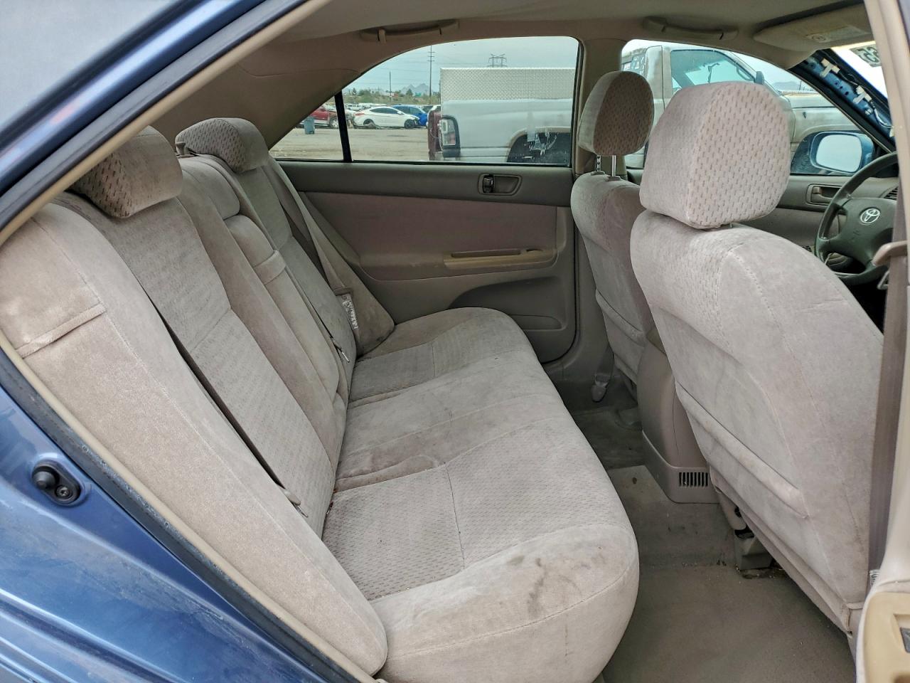 2002 TOYOTA CAMRY LE photo 10