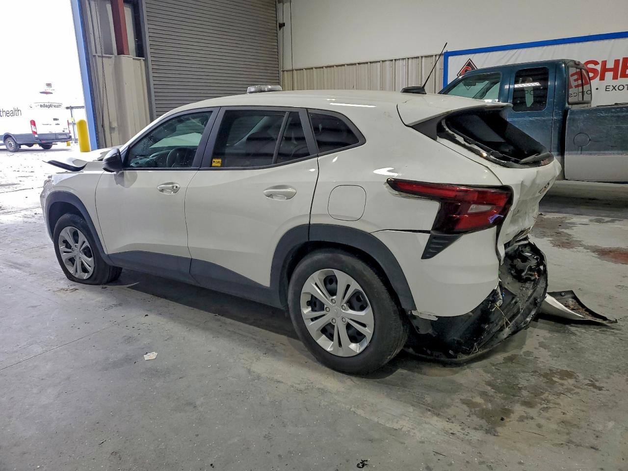 2025 CHEVROLET TRAX LS photo 2
