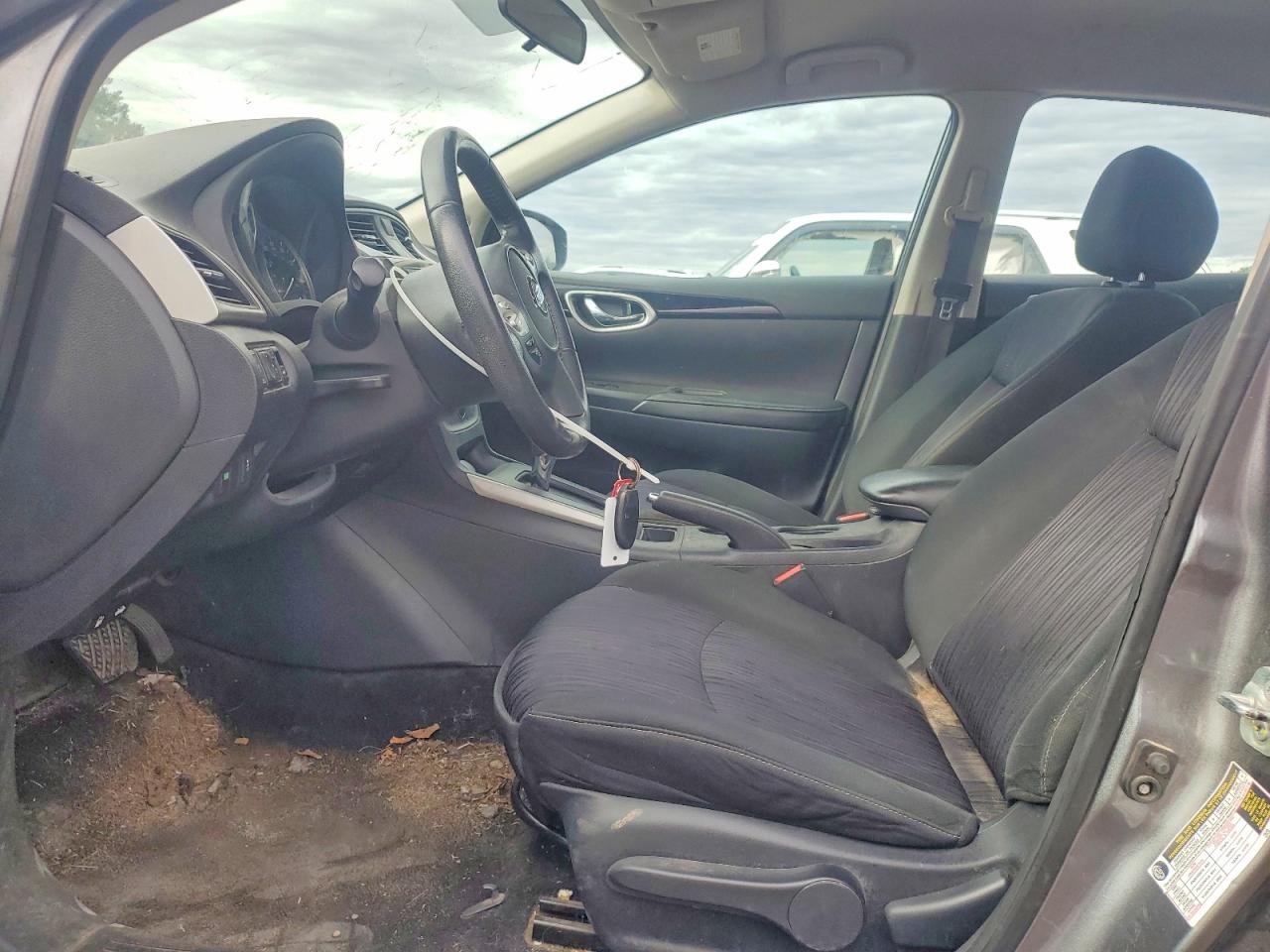 2019 NISSAN SENTRA S photo 7