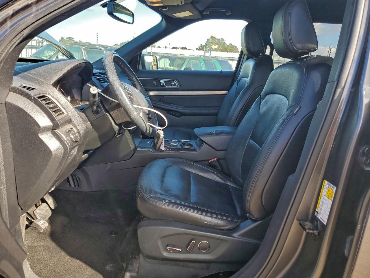 2018 FORD EXPLORER XLT photo 7