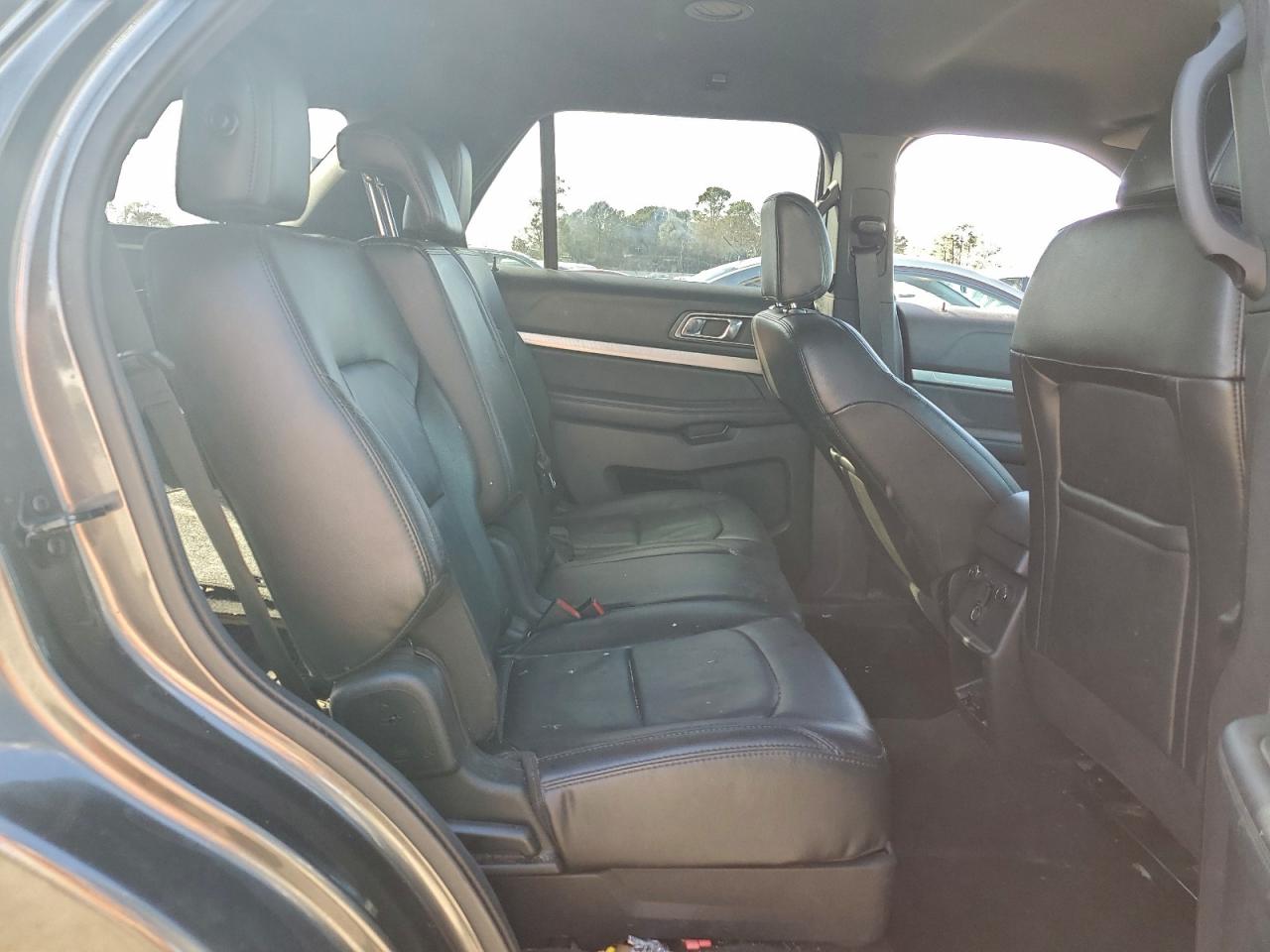 2018 FORD EXPLORER XLT photo 11
