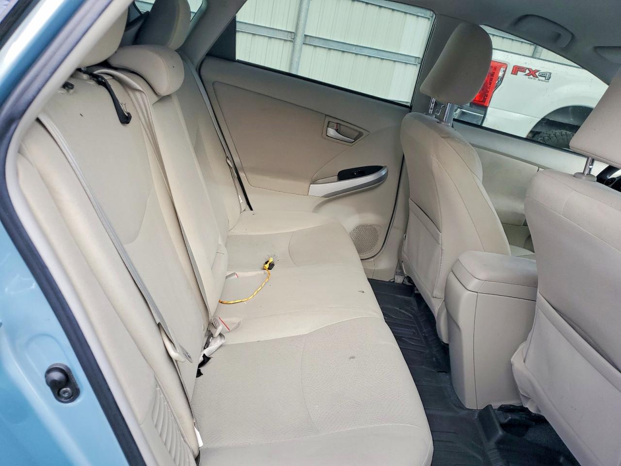 2013 TOYOTA PRIUS photo 28