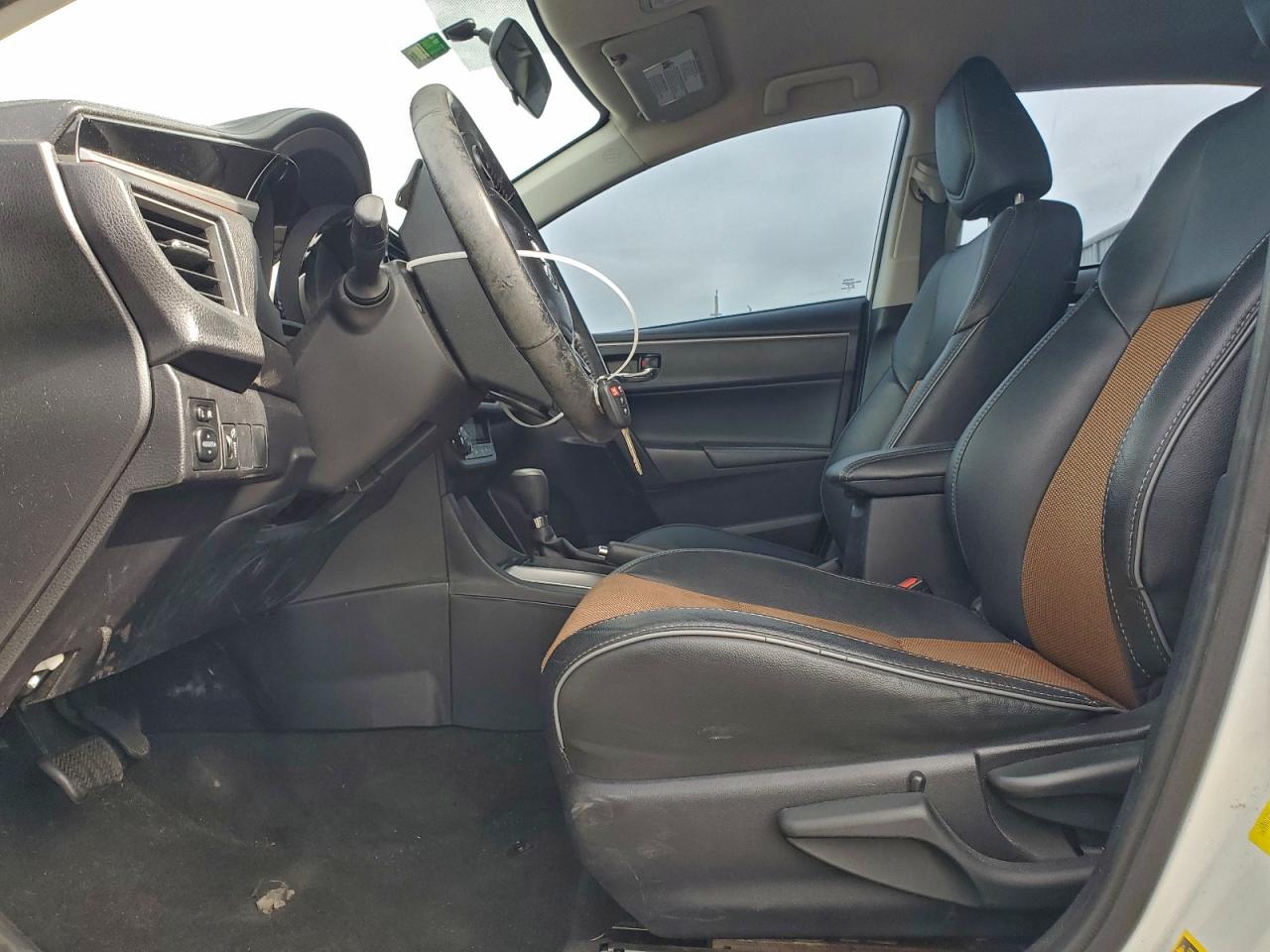 2016 TOYOTA COROLLA L photo 7