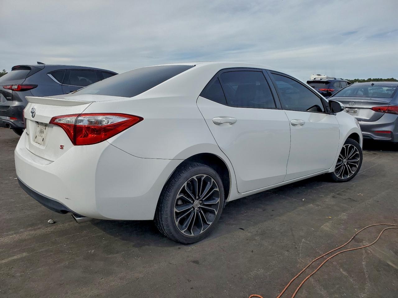 2016 TOYOTA COROLLA L photo 3