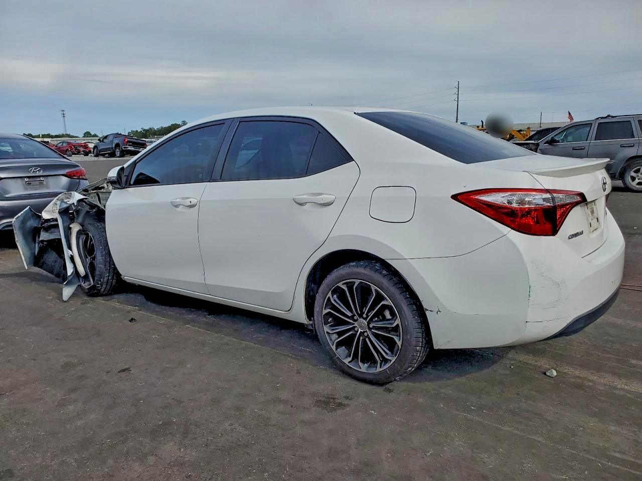 2016 TOYOTA COROLLA L photo 2