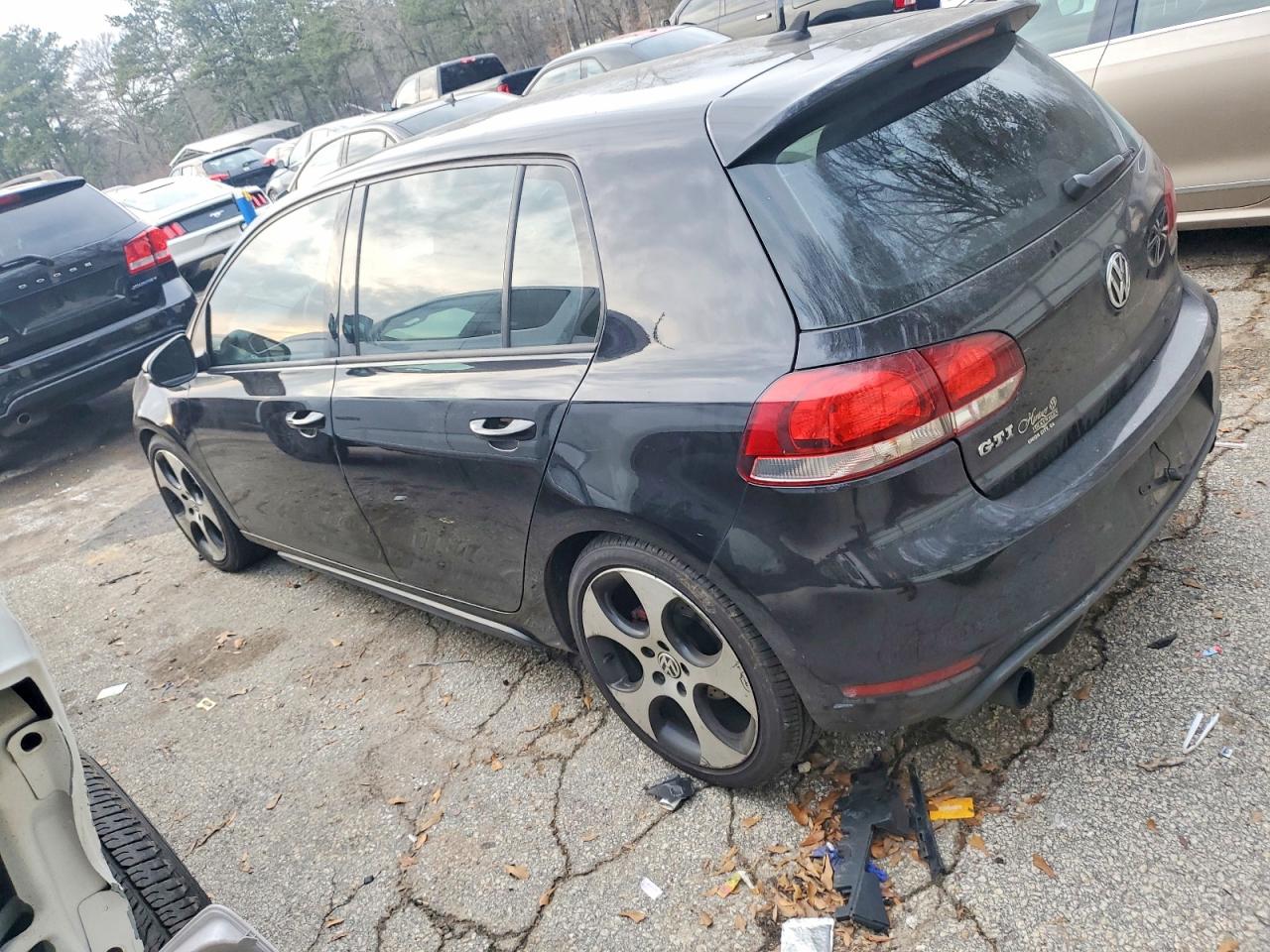 2012 VOLKSWAGEN GTI photo 2