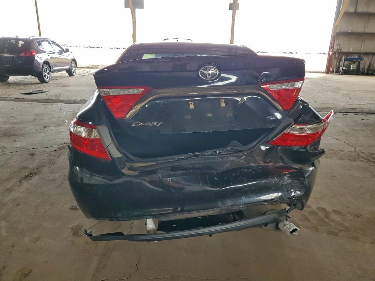 2017 TOYOTA CAMRY LE photo 6
