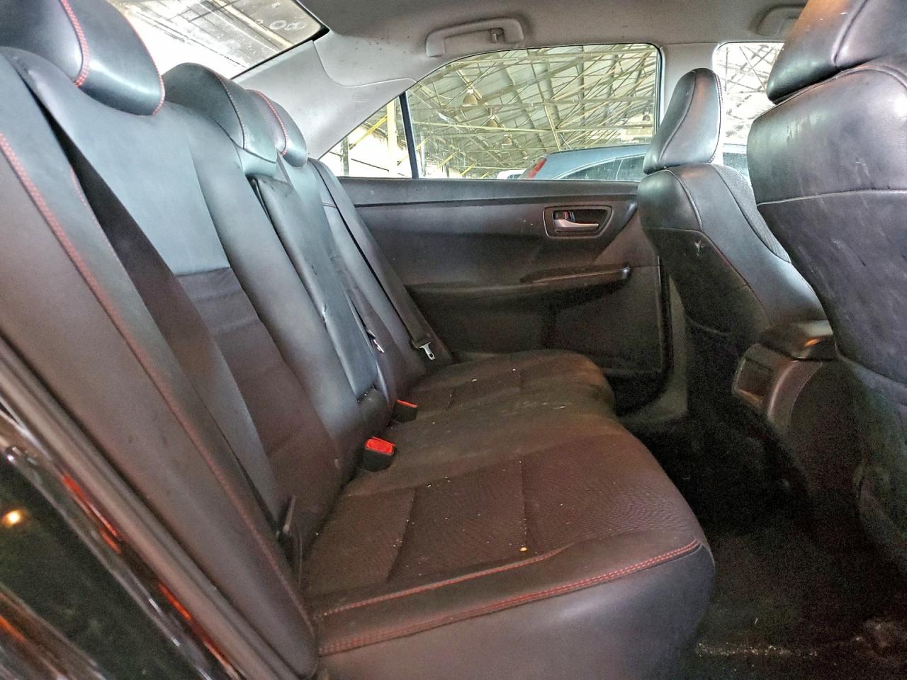 2017 TOYOTA CAMRY LE photo 10