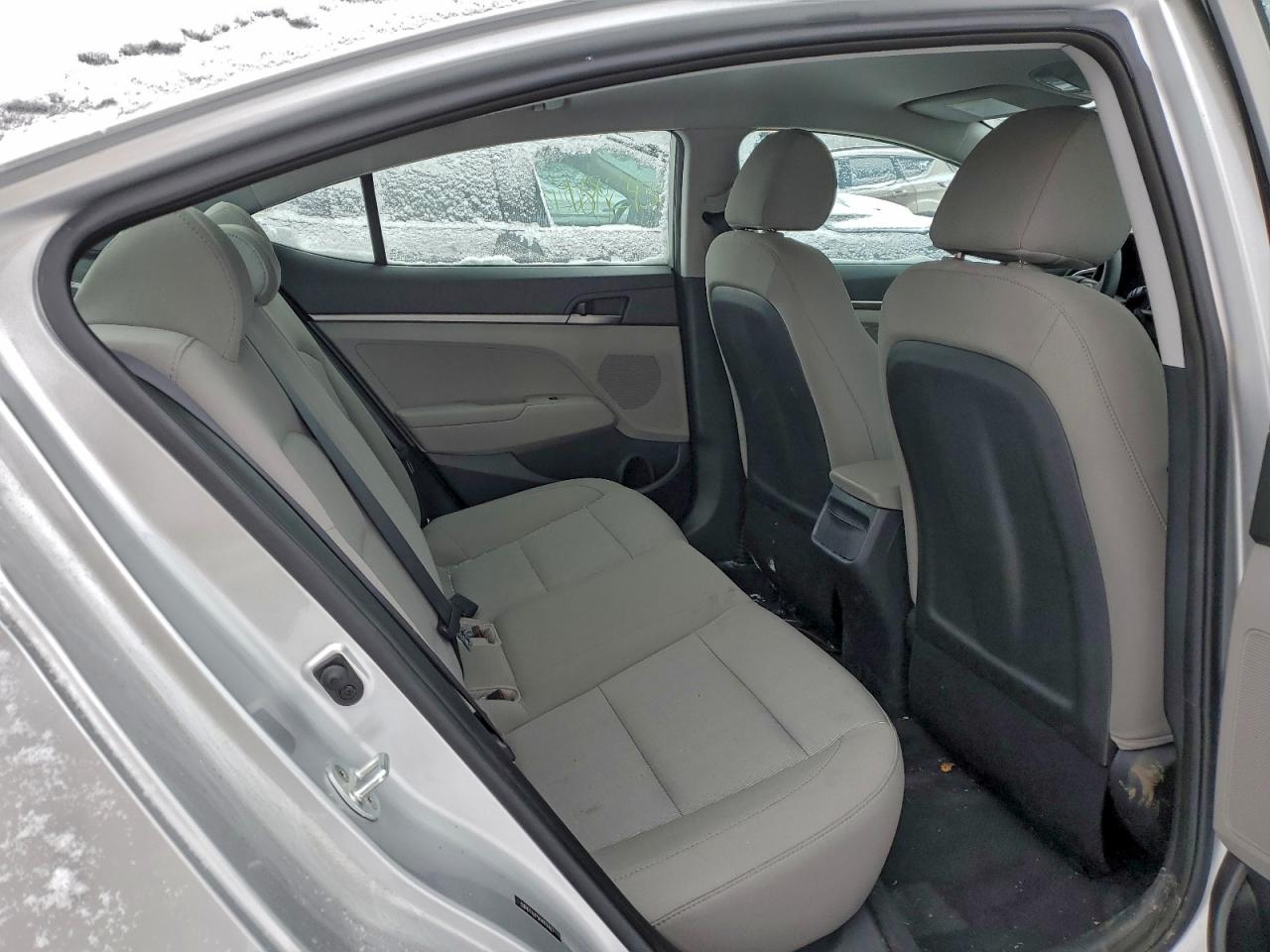 2017 HYUNDAI ELANTRA SE photo 10