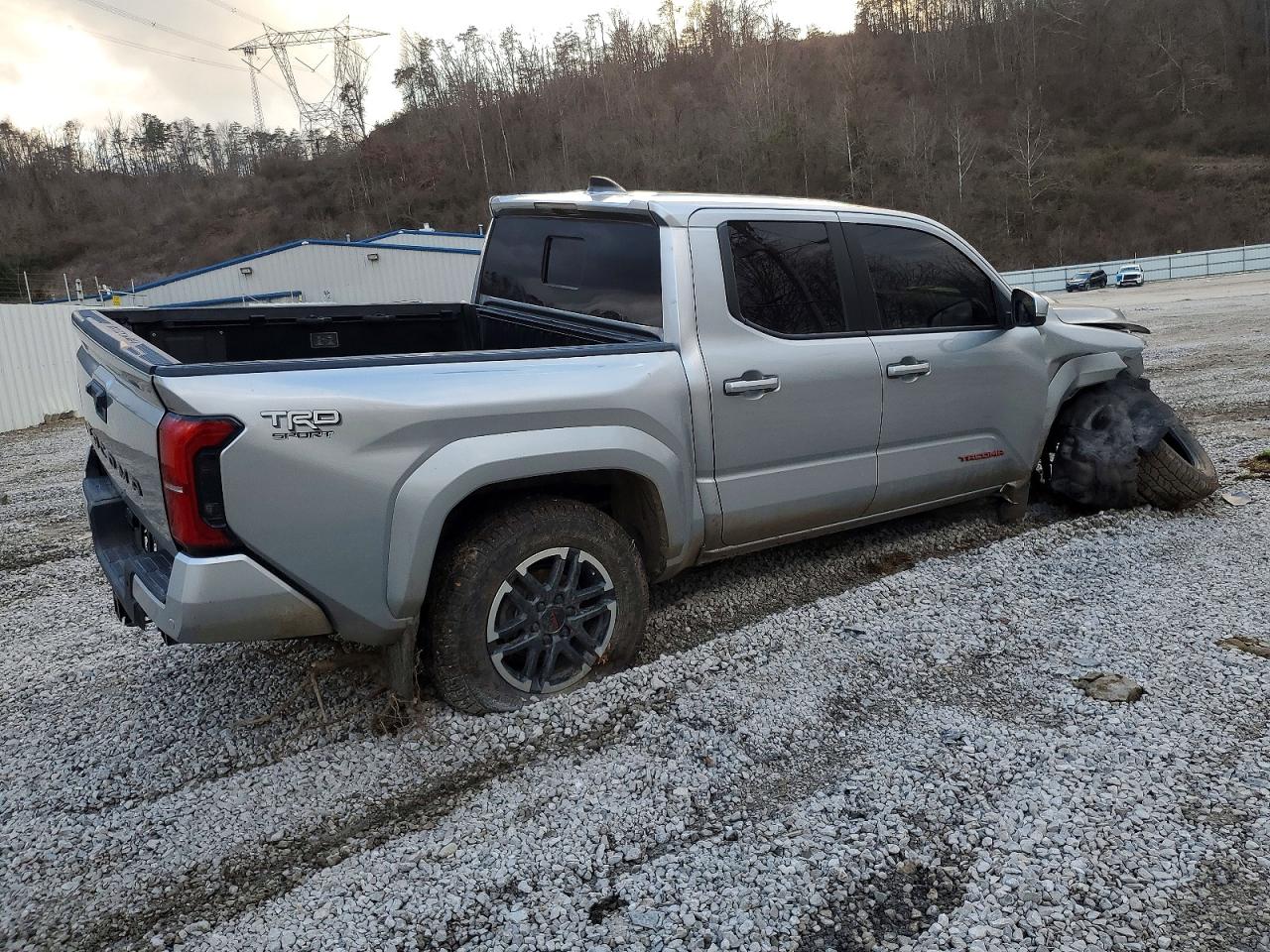 2024 TOYOTA TACOMA DOUBLE CAB photo 3