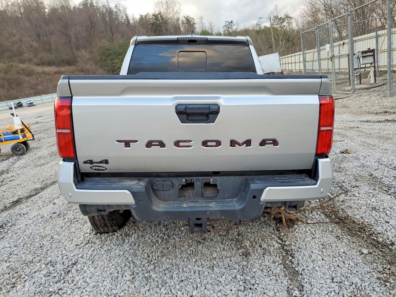 2024 TOYOTA TACOMA DOUBLE CAB photo 6