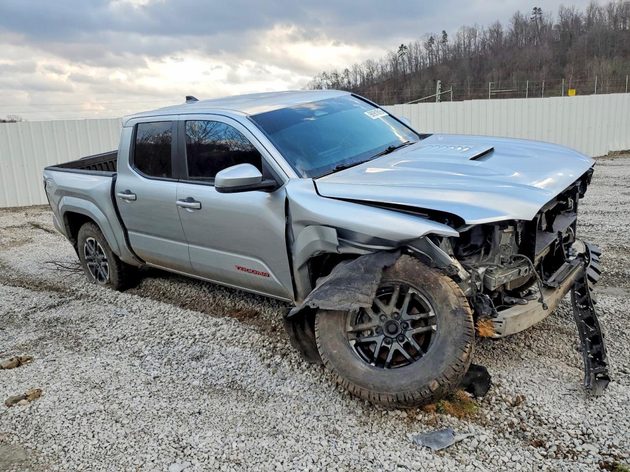 2024 TOYOTA TACOMA DOUBLE CAB photo 4