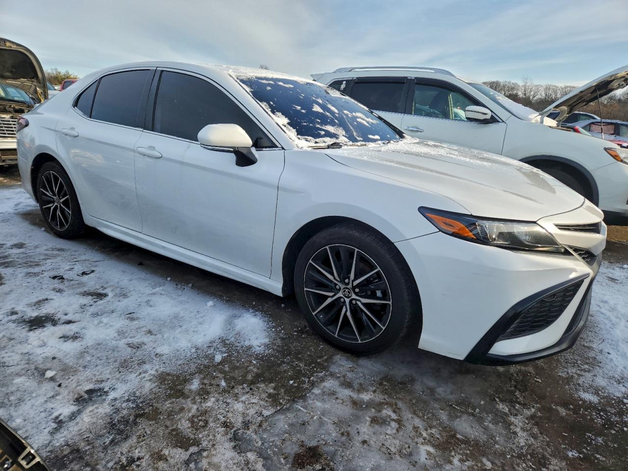 2022 TOYOTA CAMRY SE photo 4
