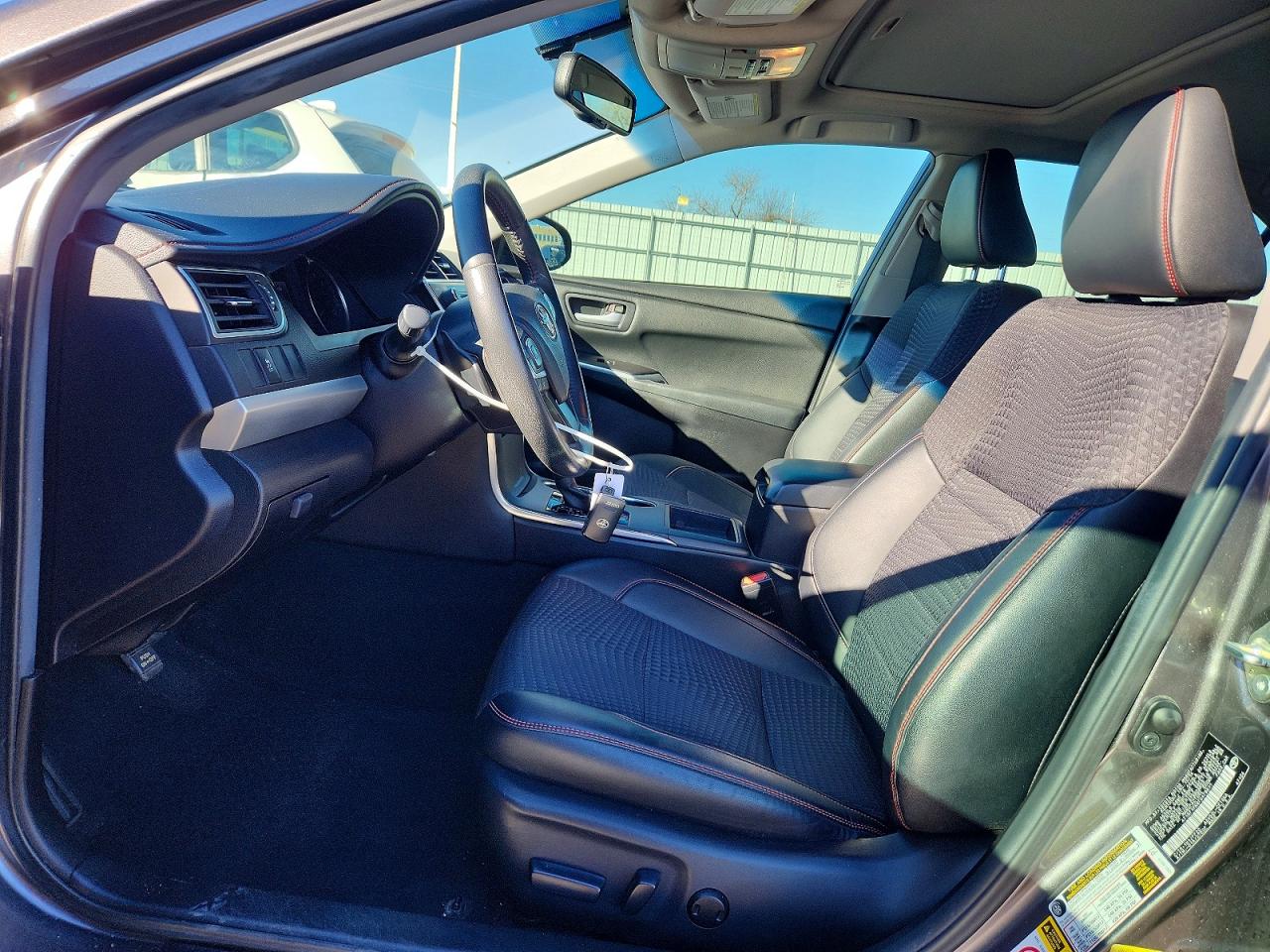 2015 TOYOTA CAMRY LE photo 7