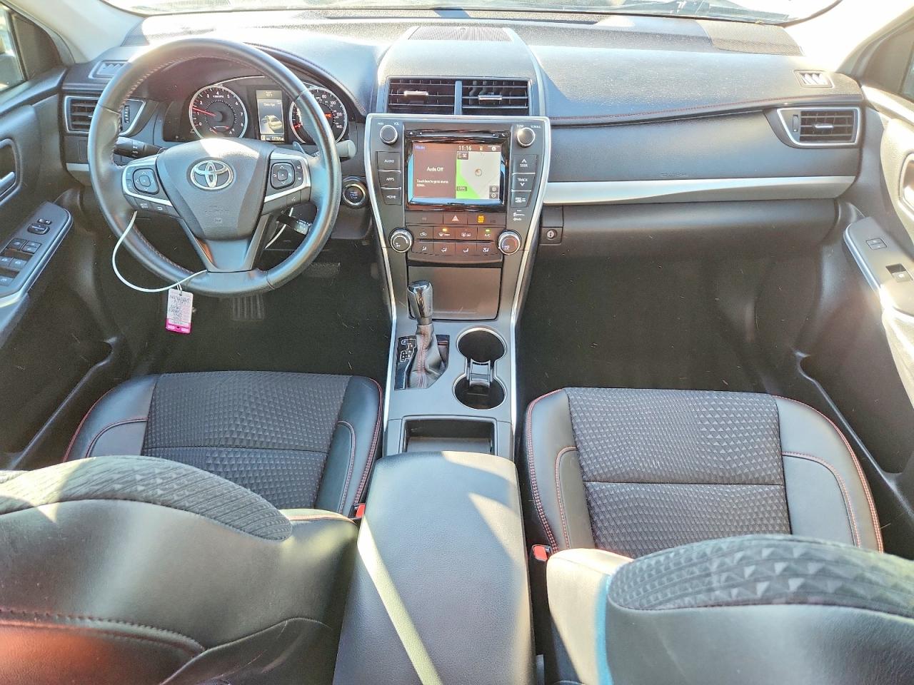 2015 TOYOTA CAMRY LE photo 8