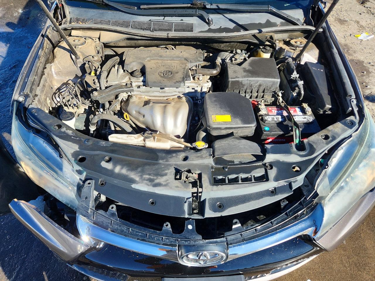 2015 TOYOTA CAMRY LE photo 11