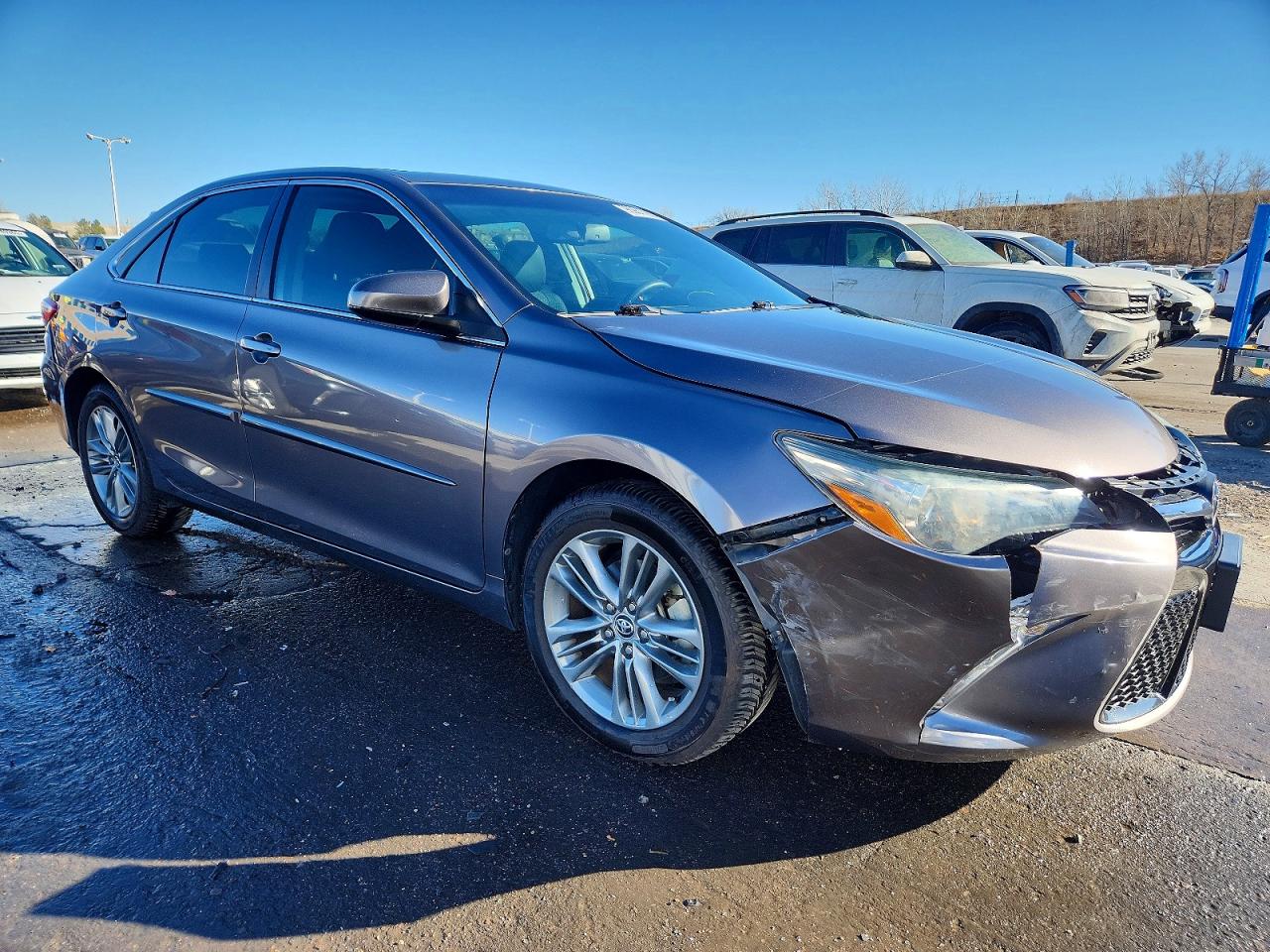 2015 TOYOTA CAMRY LE photo 4