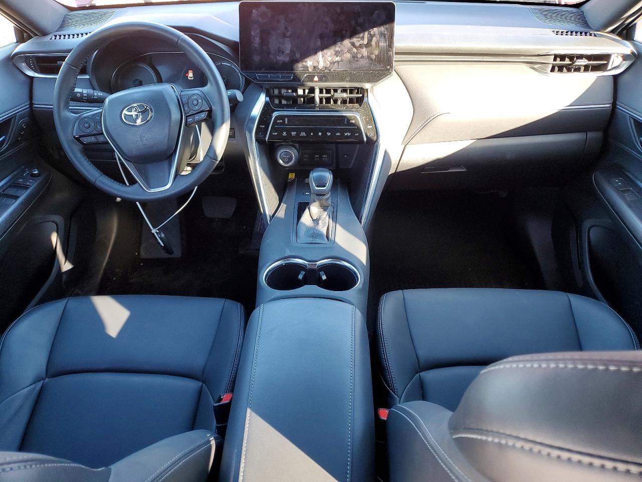 2024 TOYOTA VENZA LE photo 15