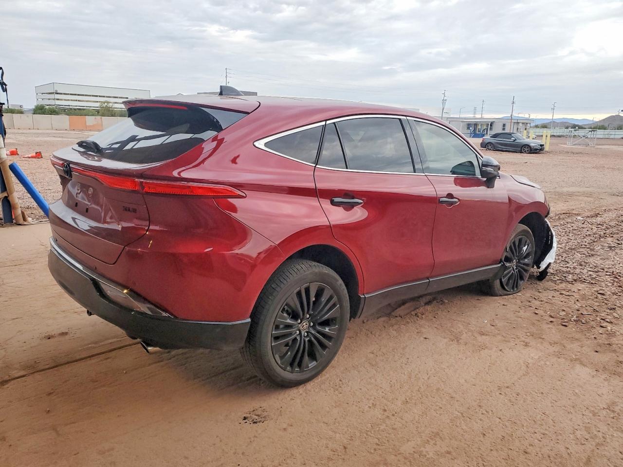2024 TOYOTA VENZA LE photo 5