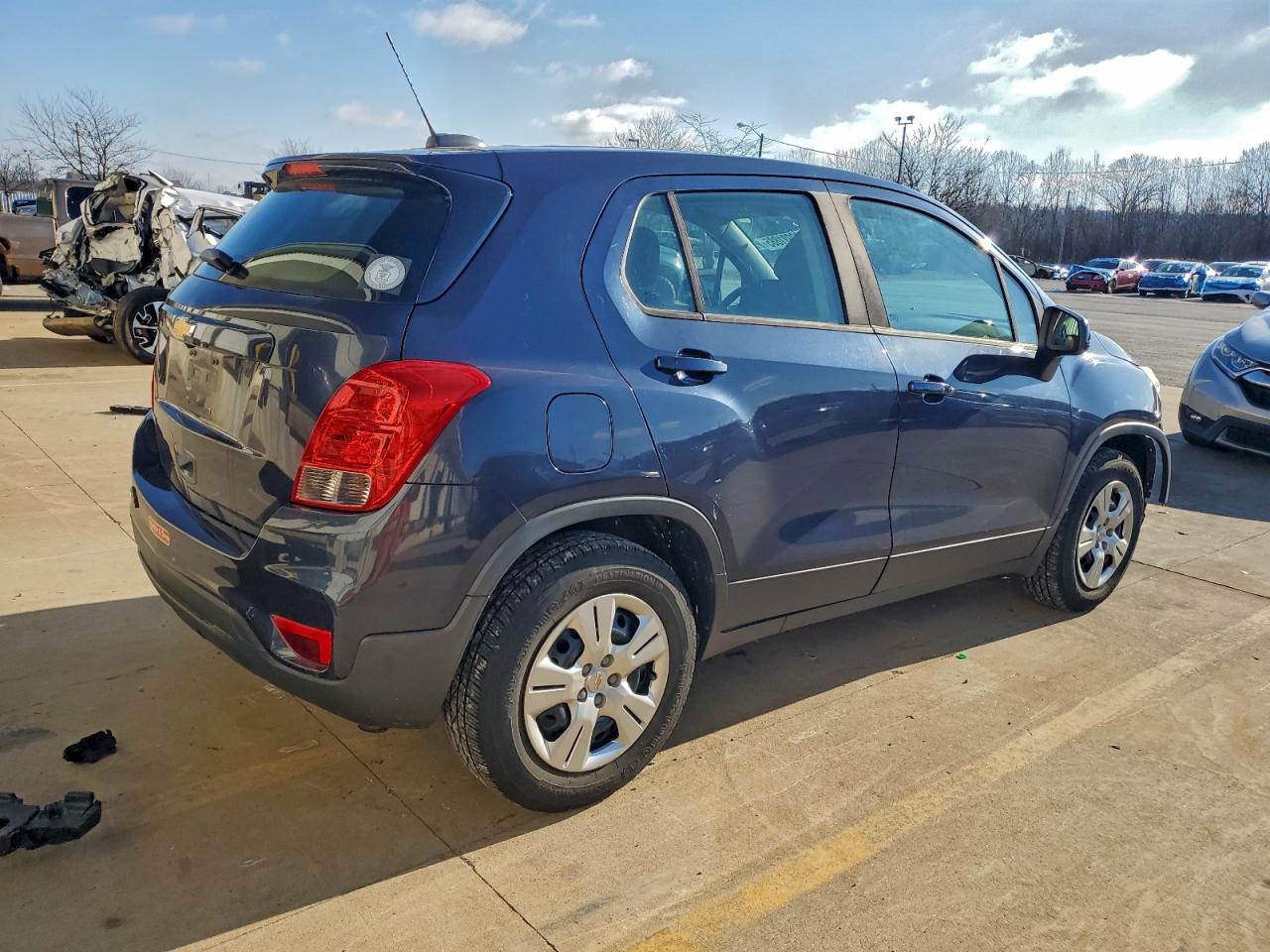2019 CHEVROLET TRAX LS photo 5