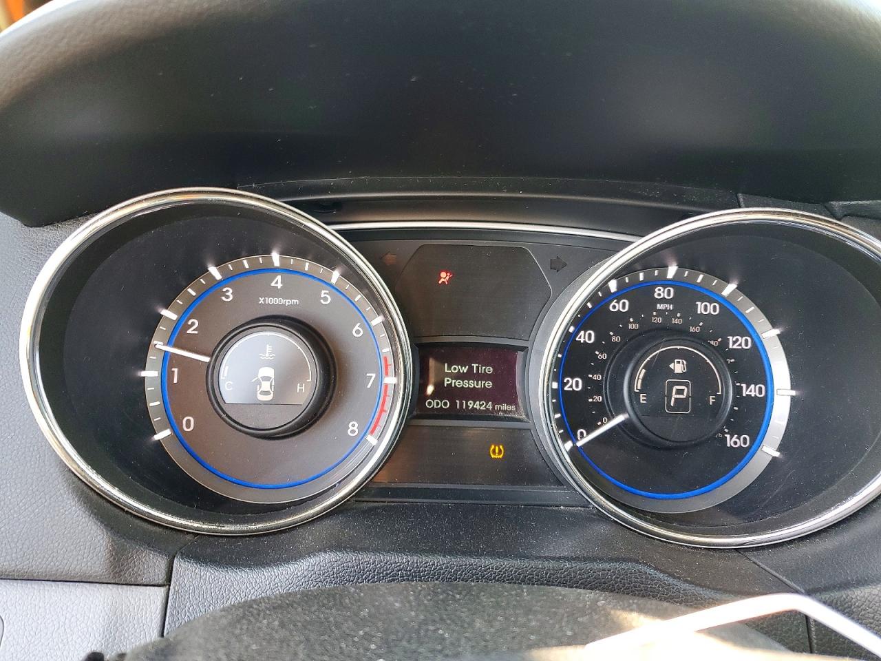 2013 HYUNDAI SONATA SE photo 9