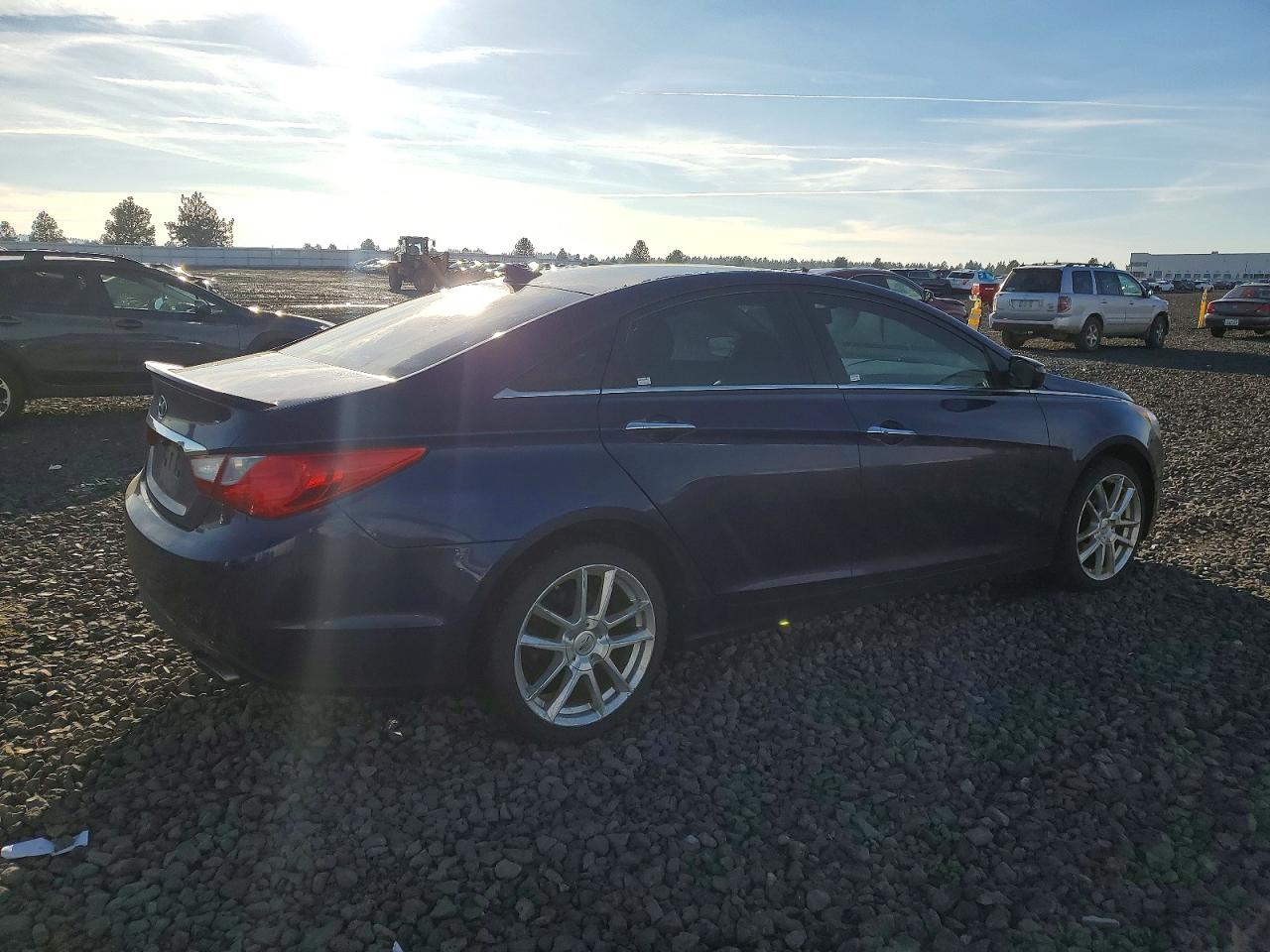 2013 HYUNDAI SONATA SE photo 3