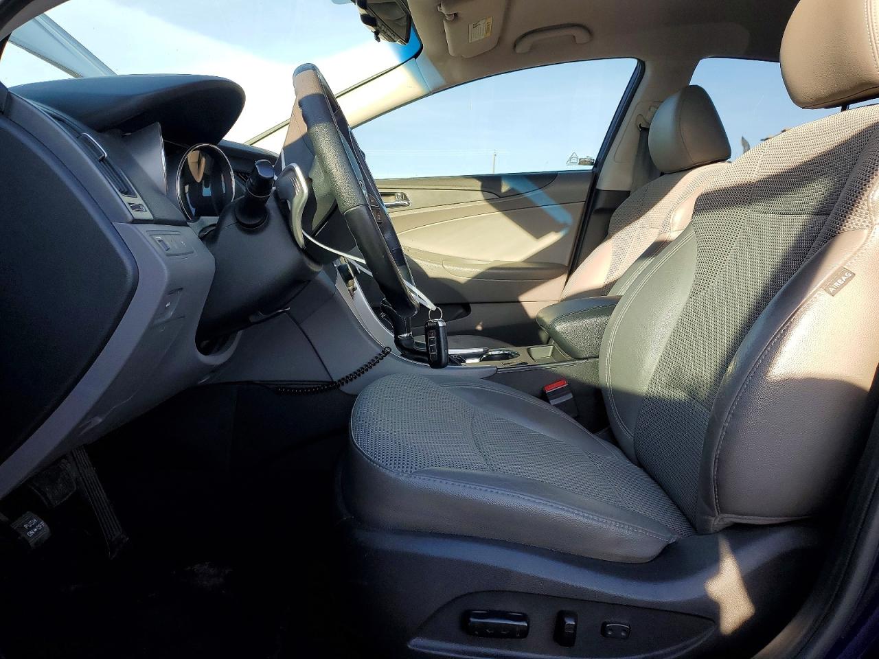 2013 HYUNDAI SONATA SE photo 7