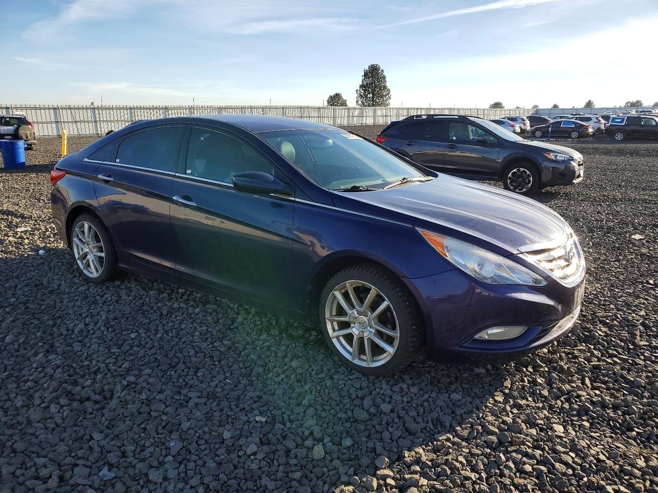 2013 HYUNDAI SONATA SE photo 4