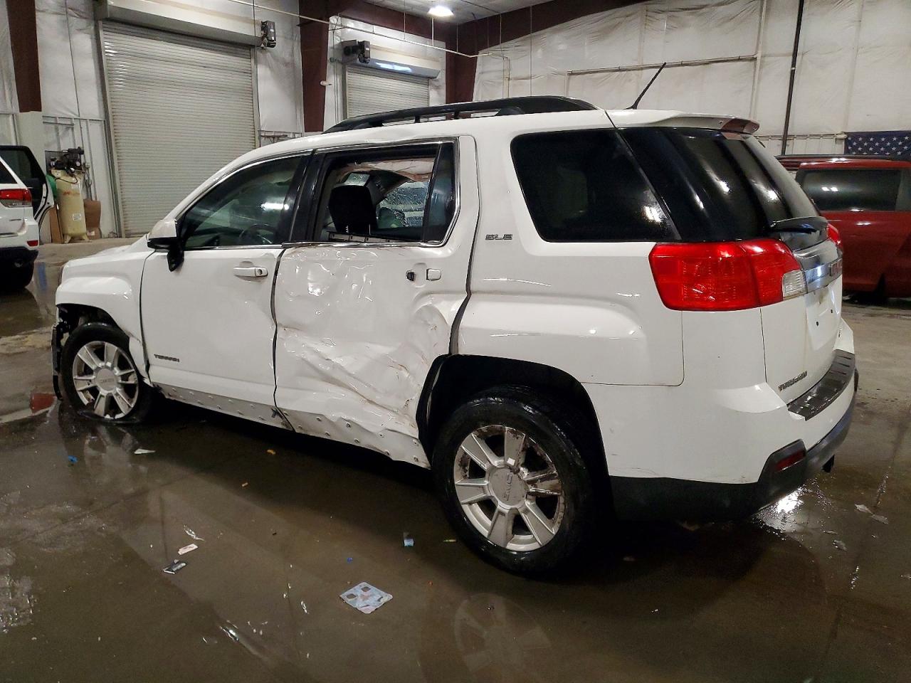 2013 GMC TERRAIN SLE photo 3