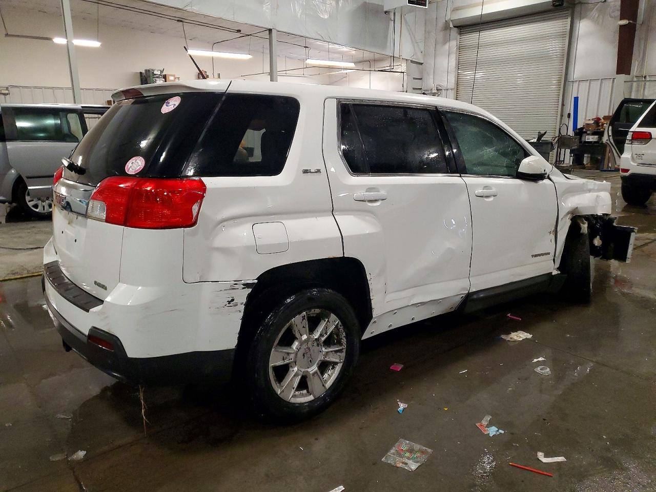 2013 GMC TERRAIN SLE photo 5