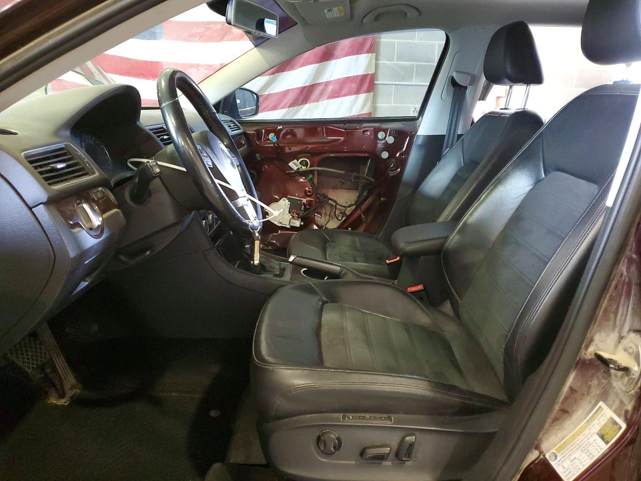 2014 VOLKSWAGEN PASSAT SEL photo 7