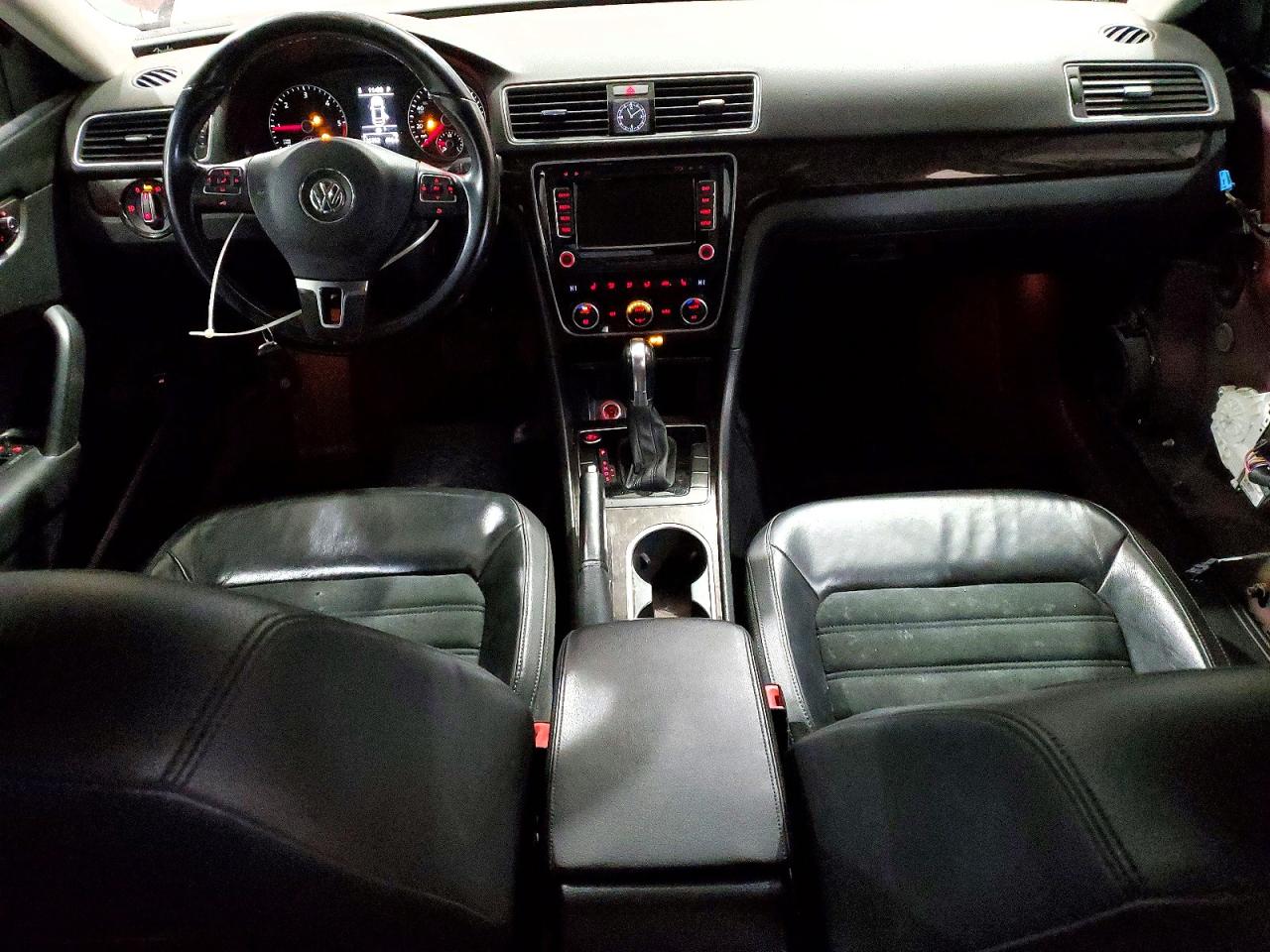 2014 VOLKSWAGEN PASSAT SEL photo 8