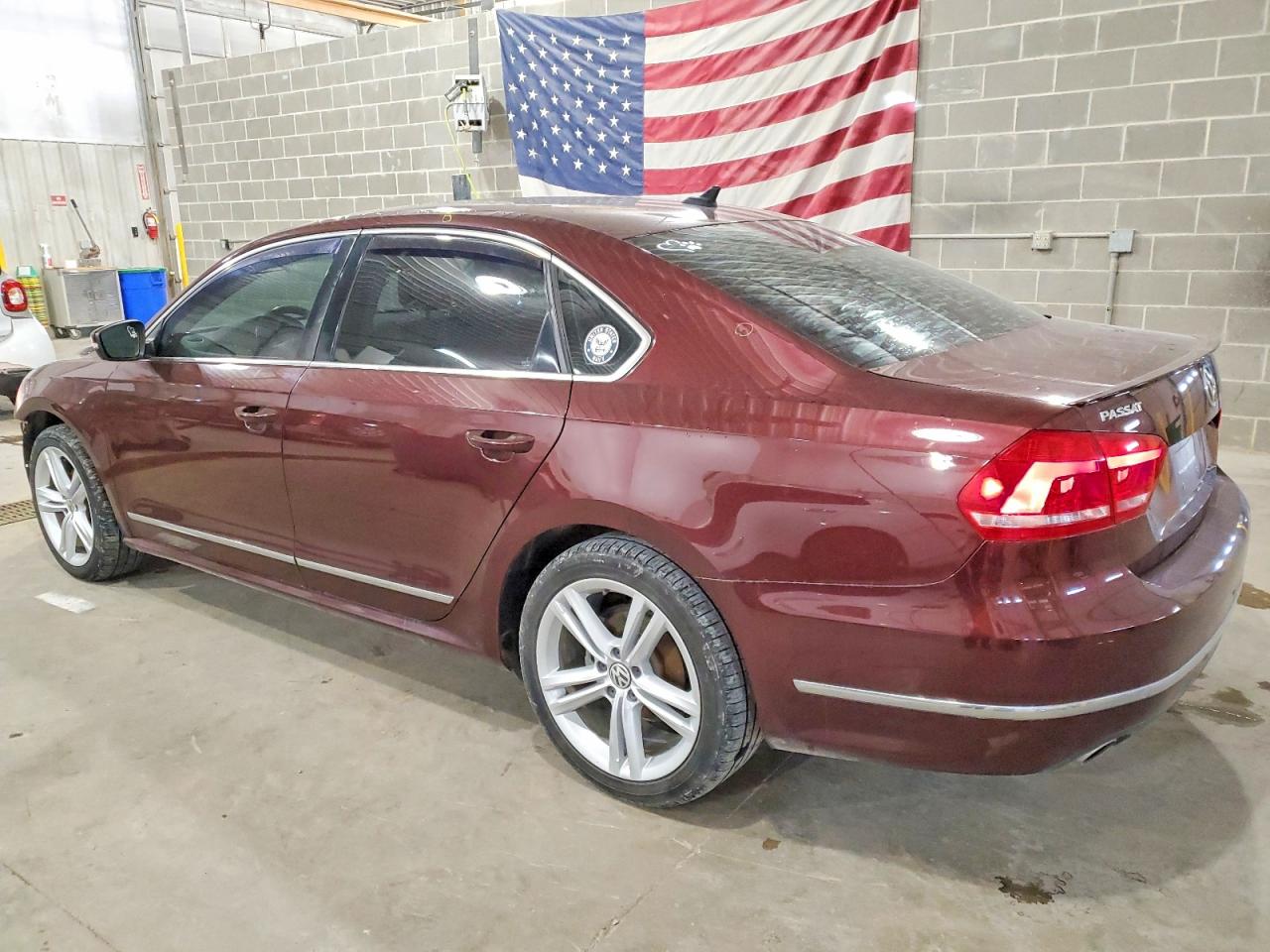 2014 VOLKSWAGEN PASSAT SEL photo 2