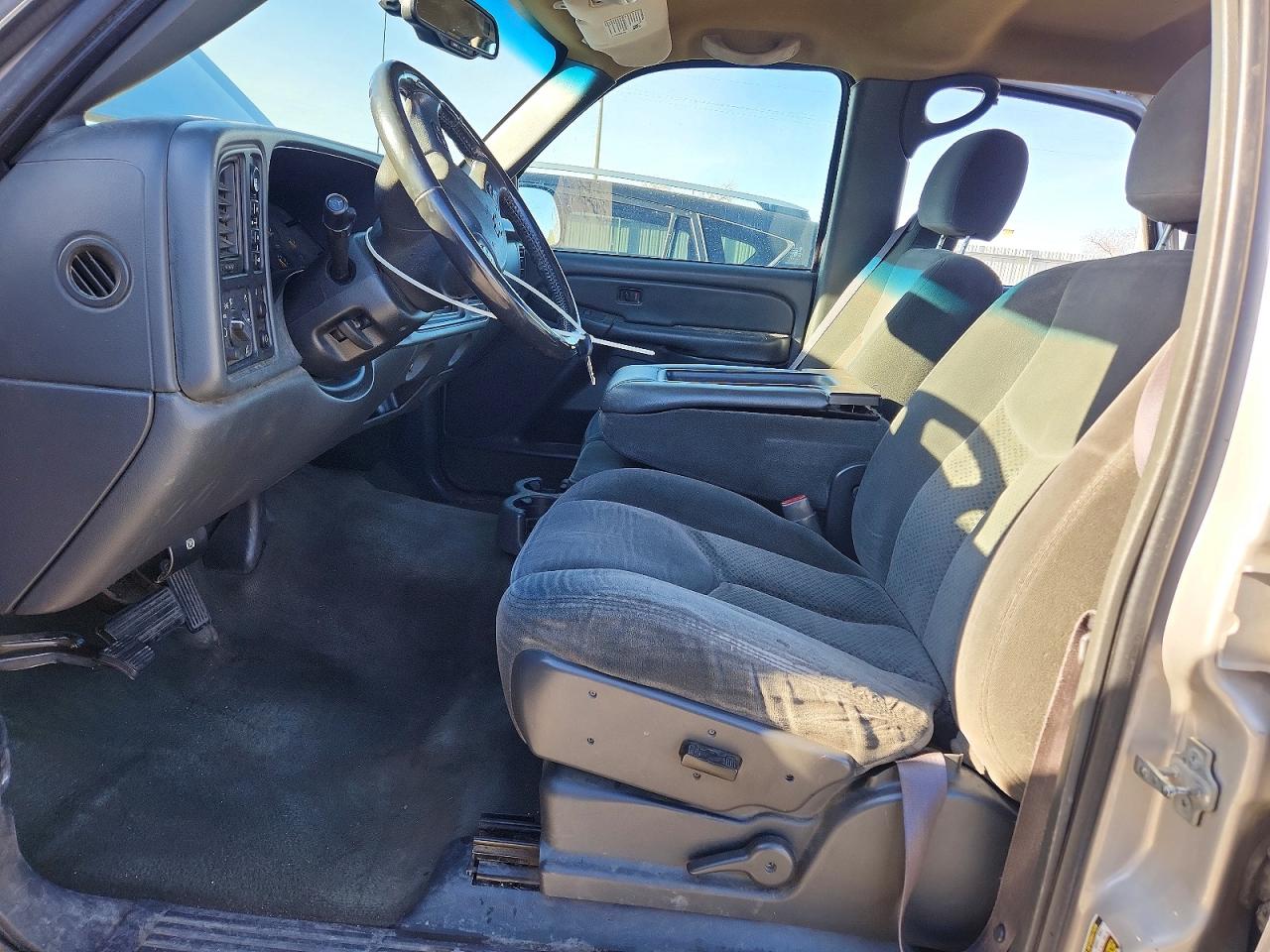 2004 CHEVROLET SILVERADO K1500 photo 7
