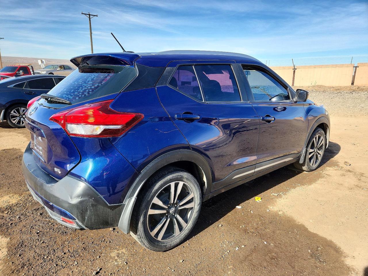2018 NISSAN KICKS SR photo 3