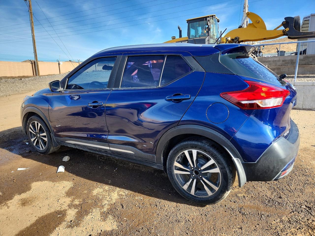 2018 NISSAN KICKS SR photo 2