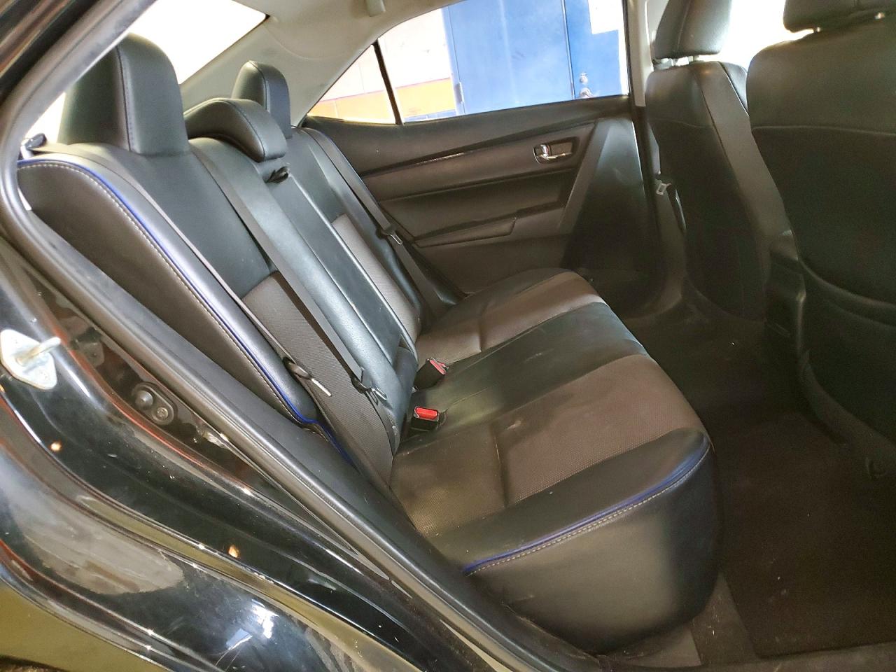 2017 TOYOTA COROLLA photo 10