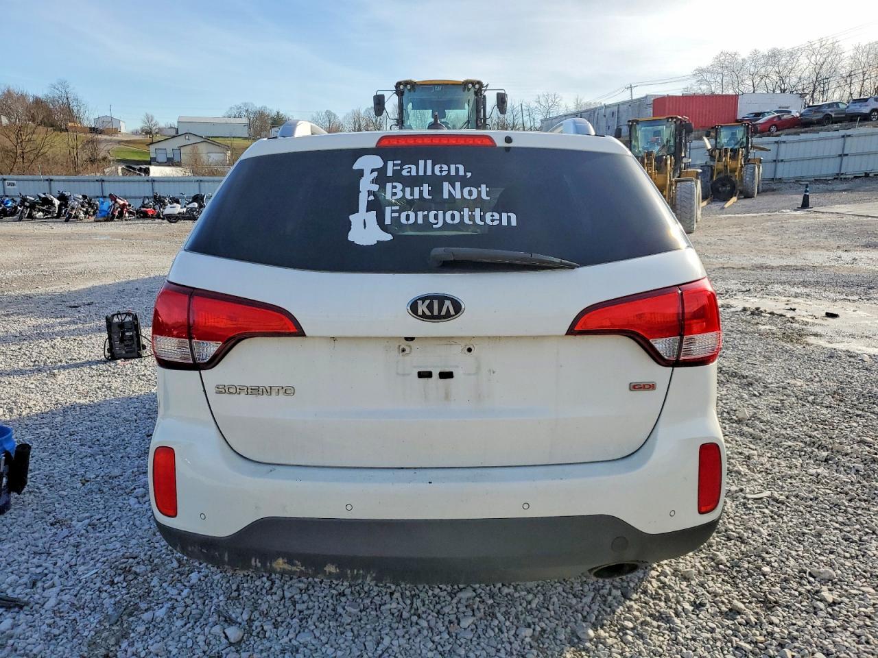 2015 KIA SORENTO LX photo 6