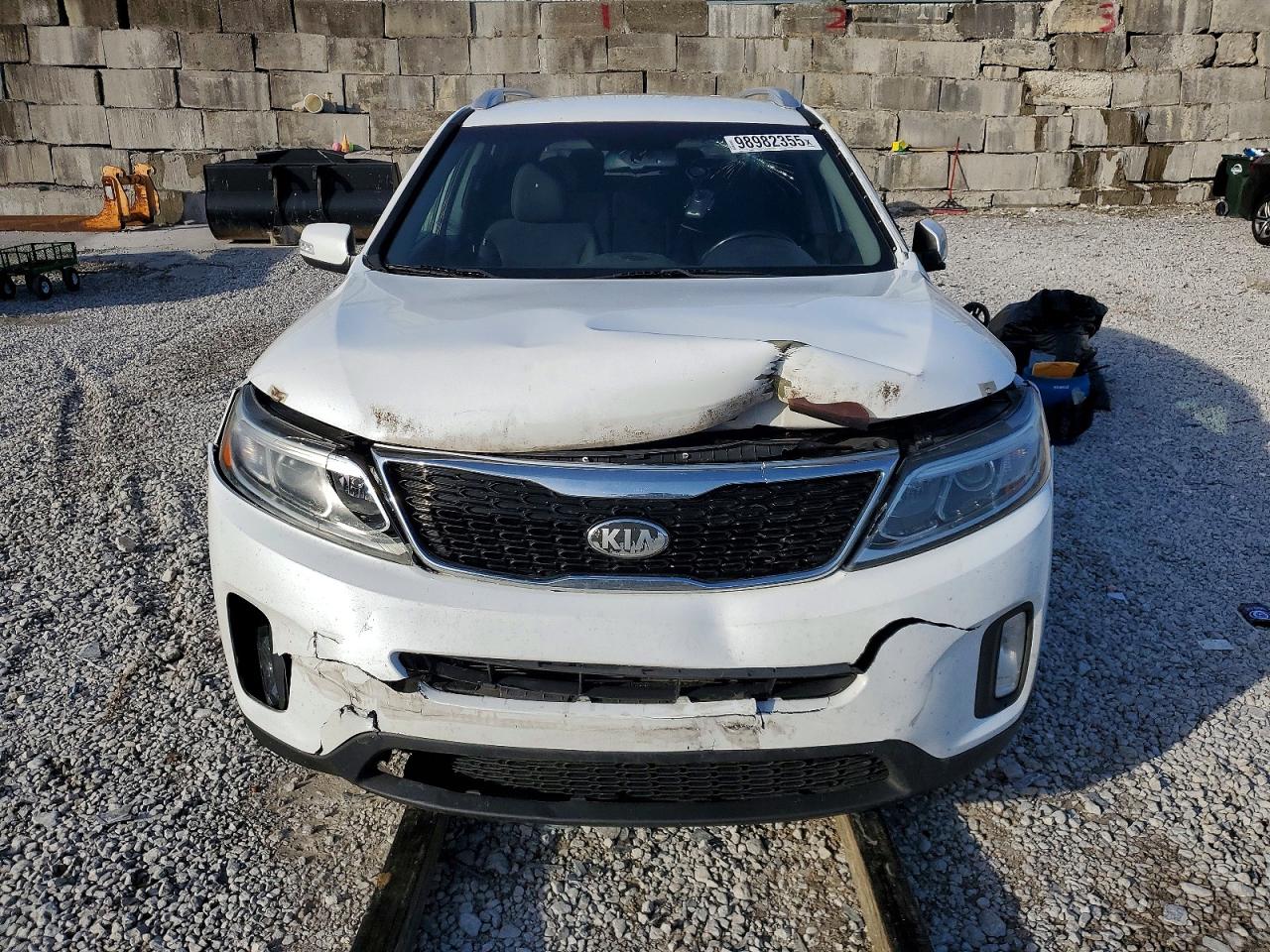 2015 KIA SORENTO LX photo 5