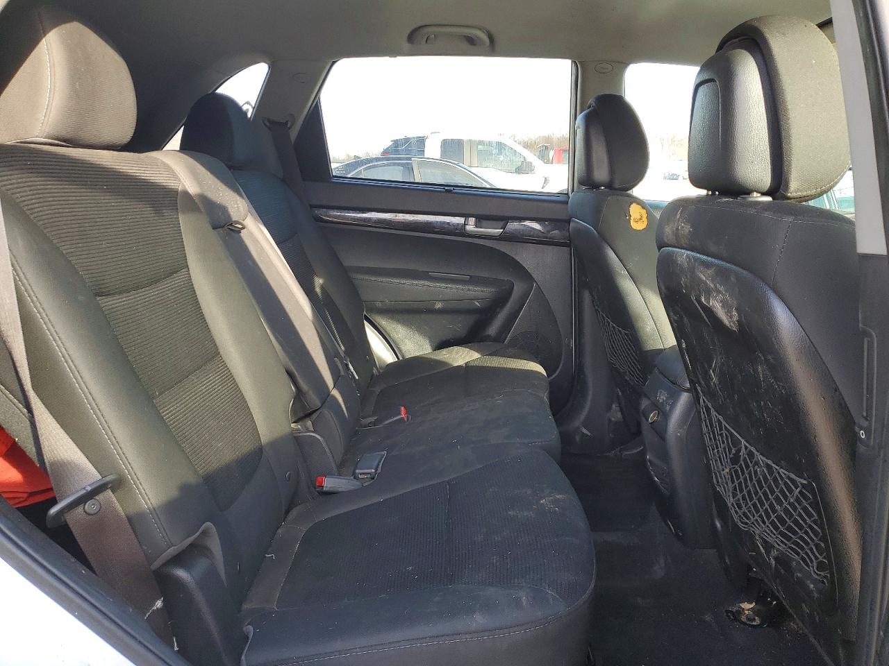 2015 KIA SORENTO LX photo 11