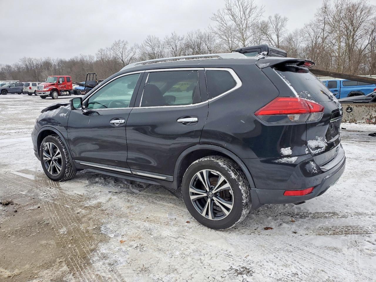 2017 NISSAN ROGUE SV photo 4