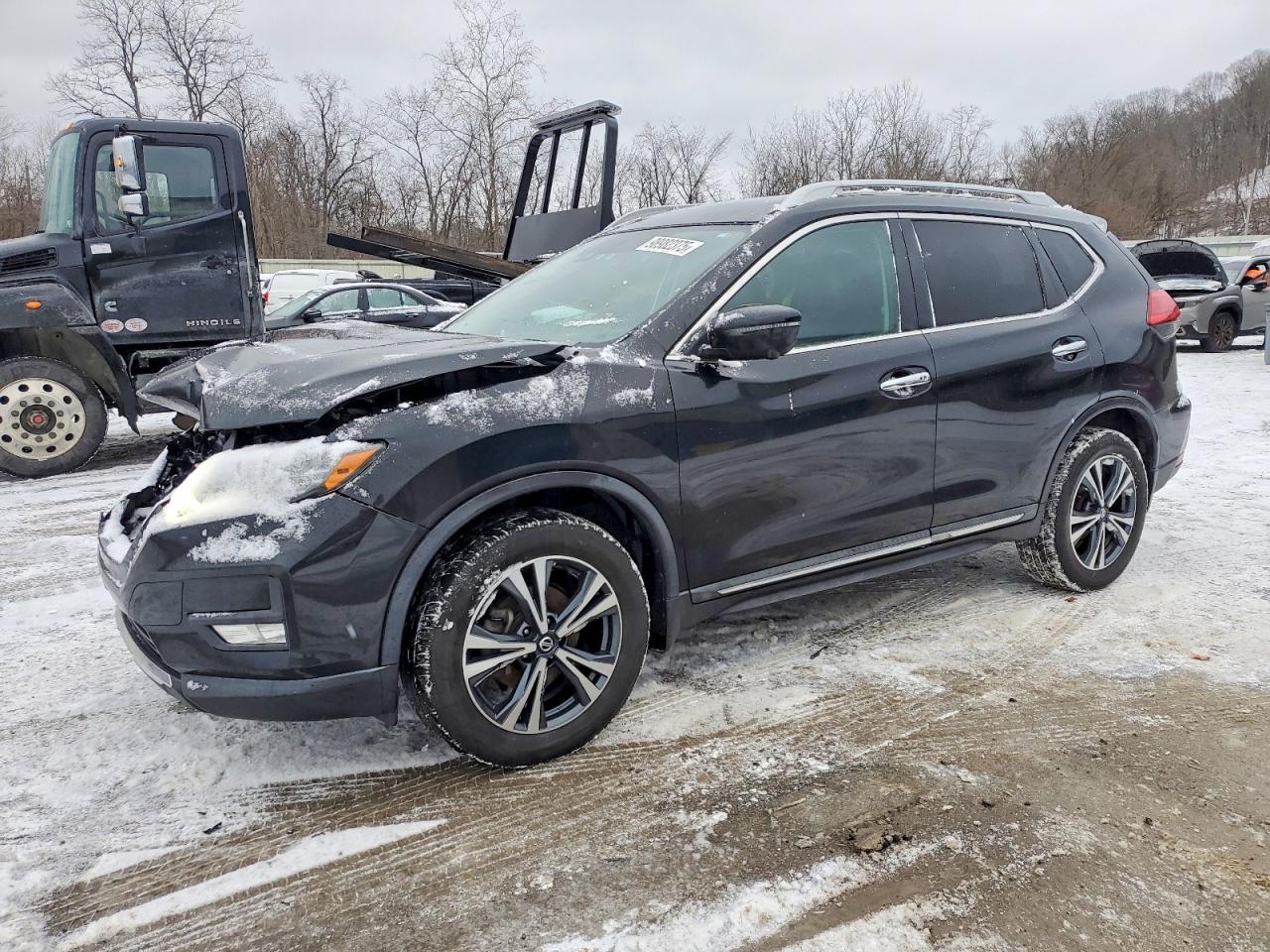 2017 NISSAN ROGUE