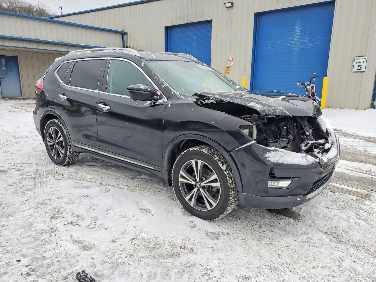 2017 NISSAN ROGUE SV photo 10
