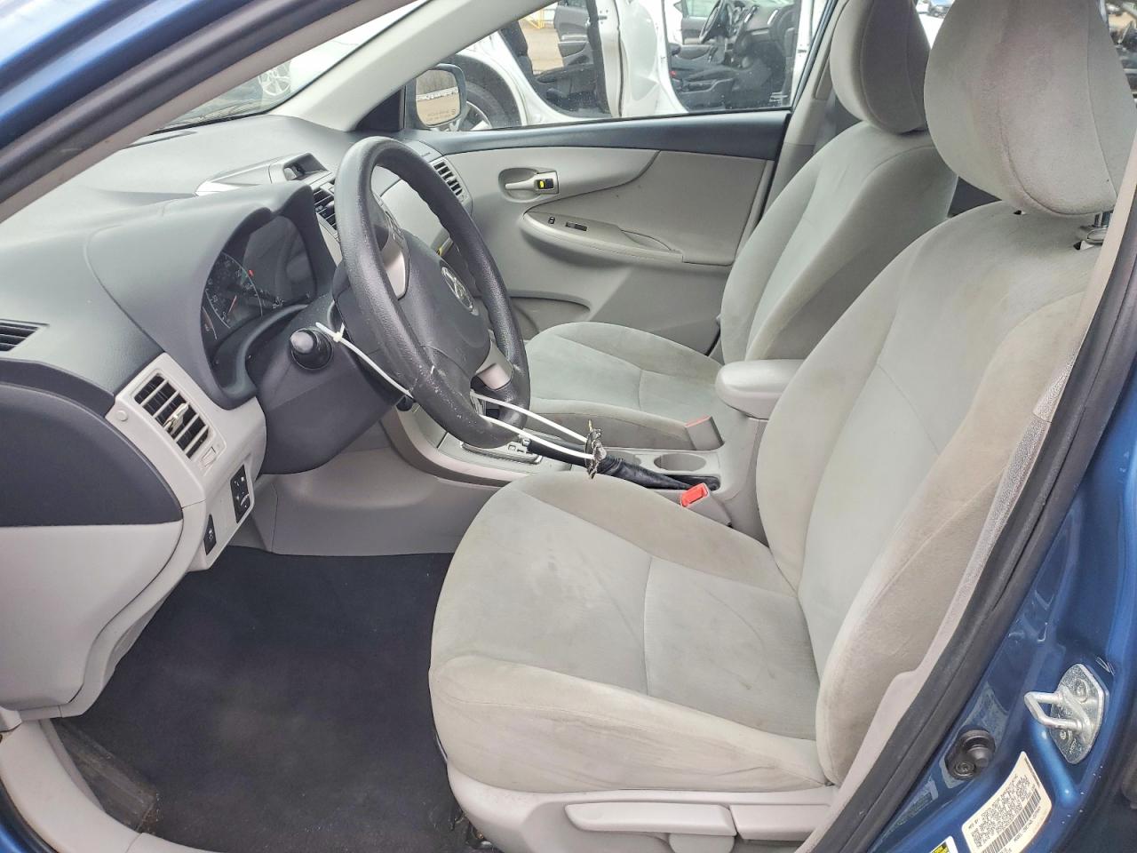 2013 TOYOTA COROLLA BASE photo 7