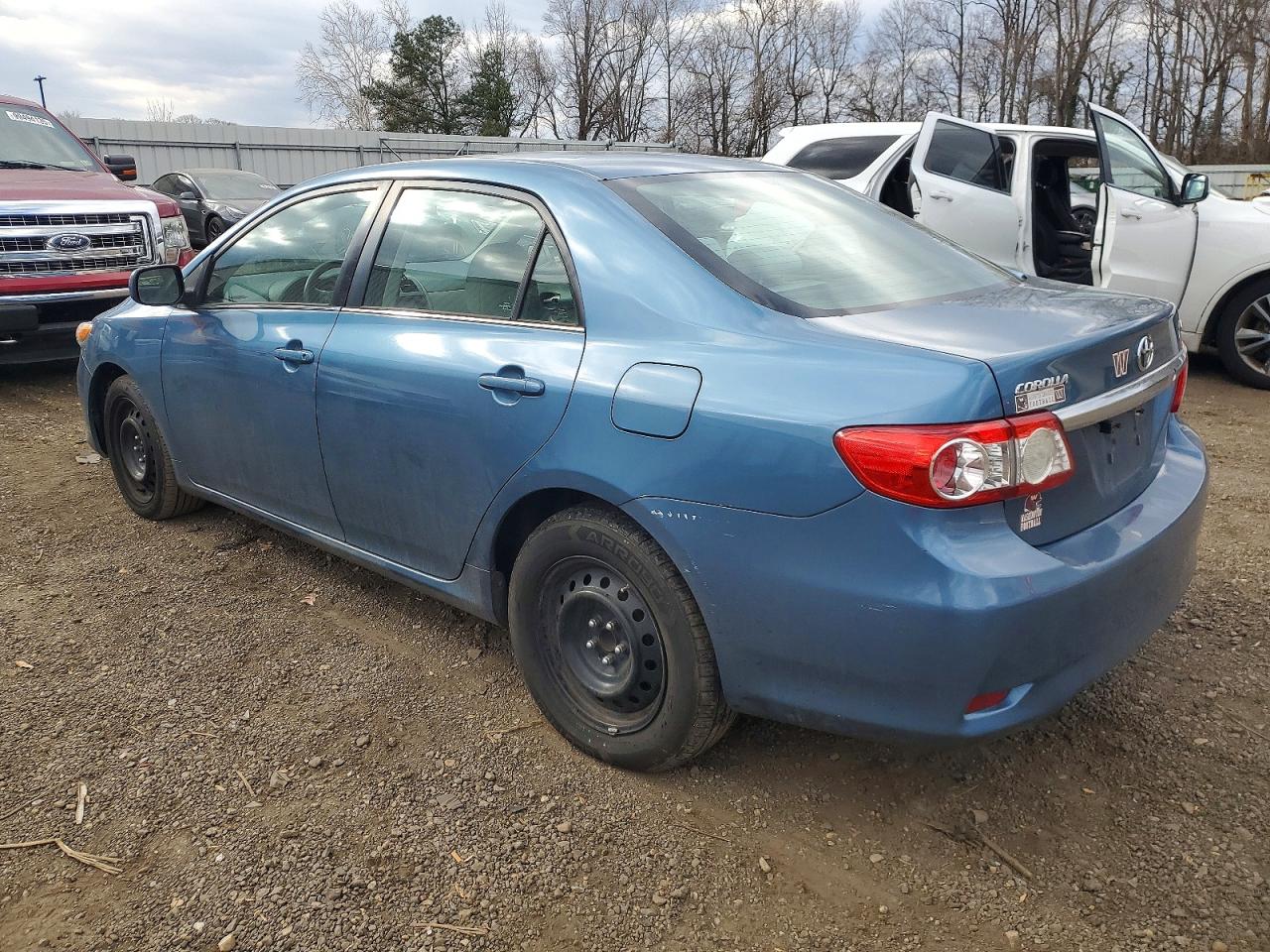 2013 TOYOTA COROLLA BASE photo 2
