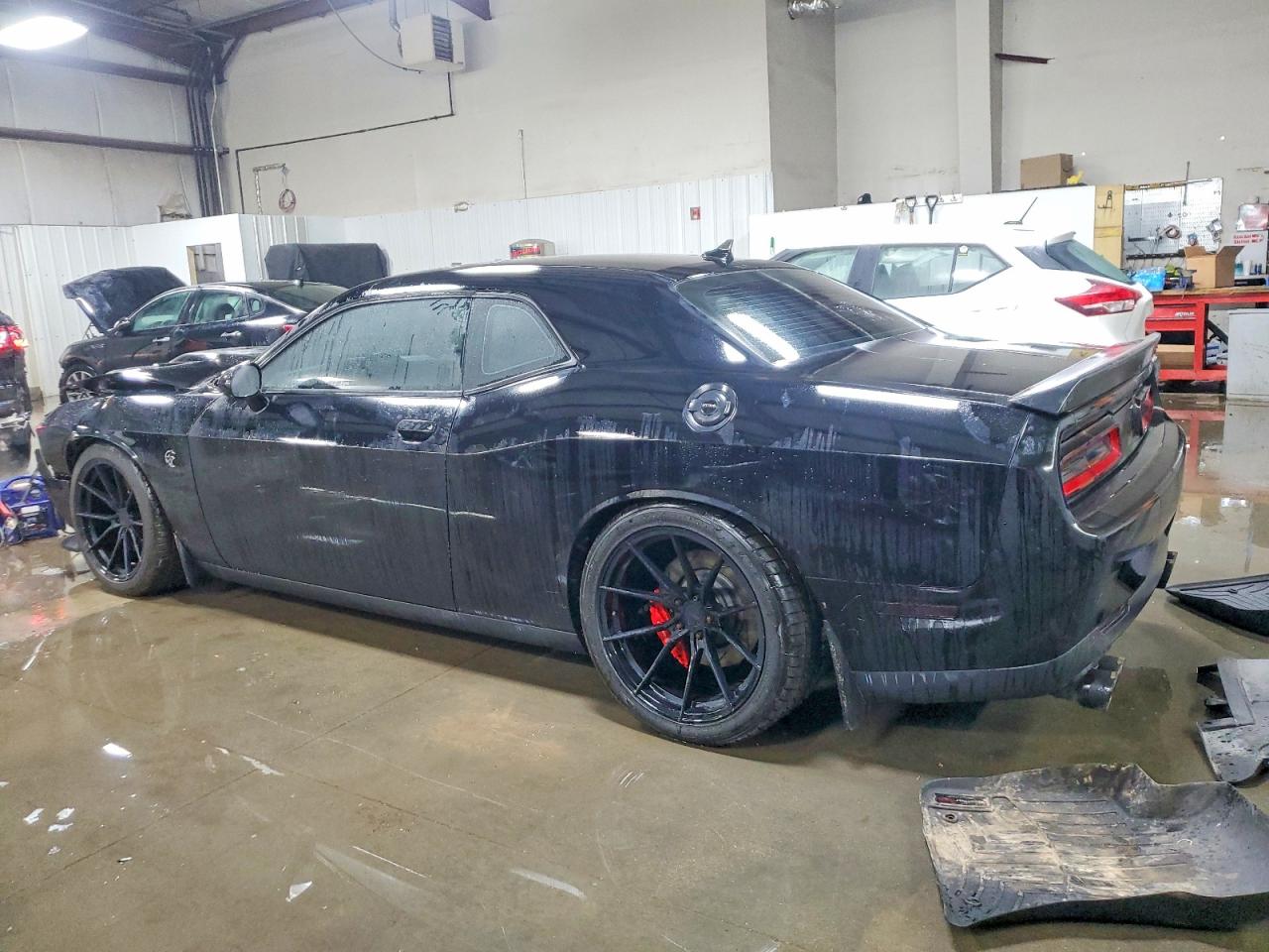 2016 DODGE CHALLENGER SRT HELLCAT photo 2