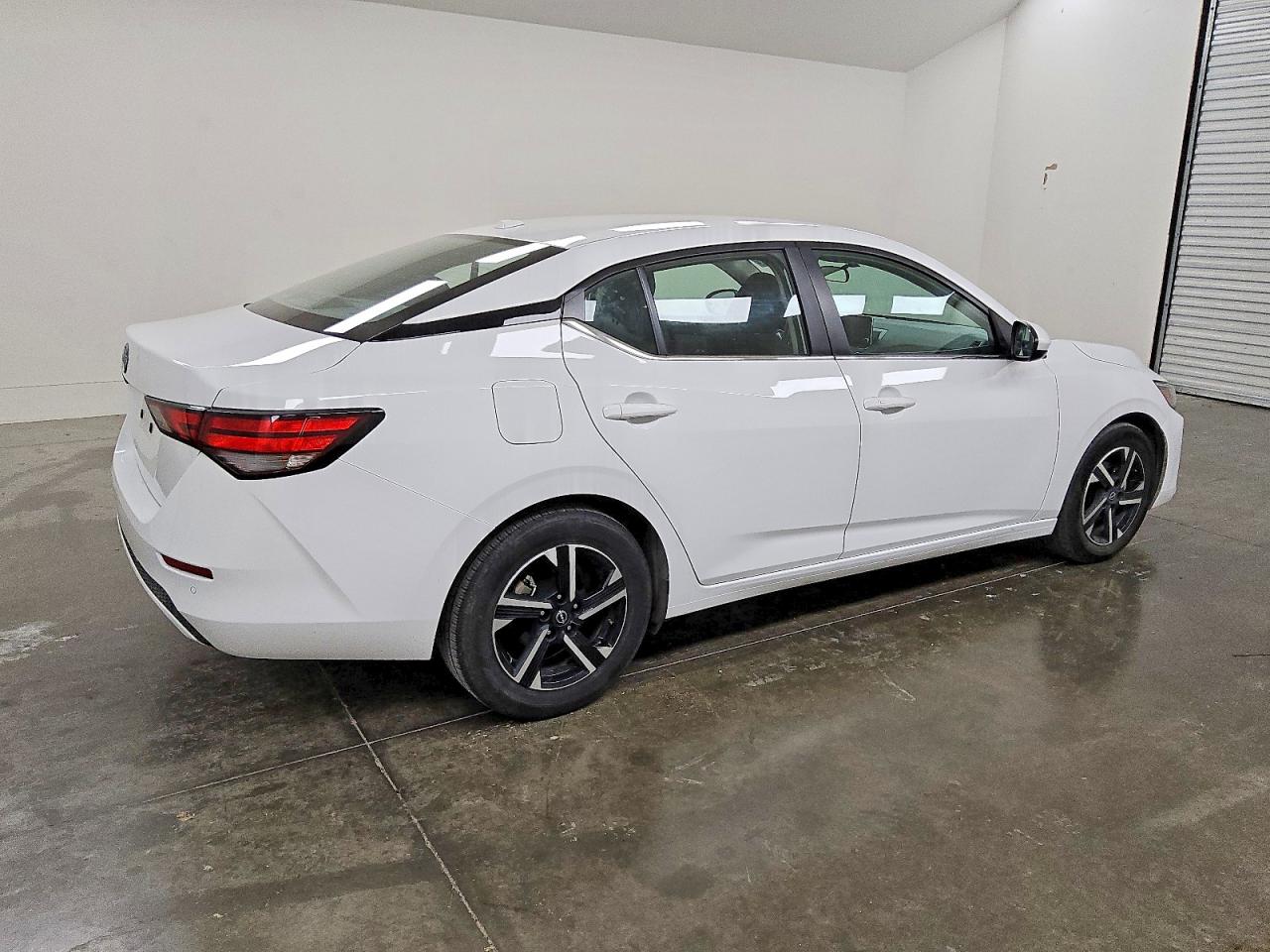 2025 NISSAN SENTRA SV photo 3